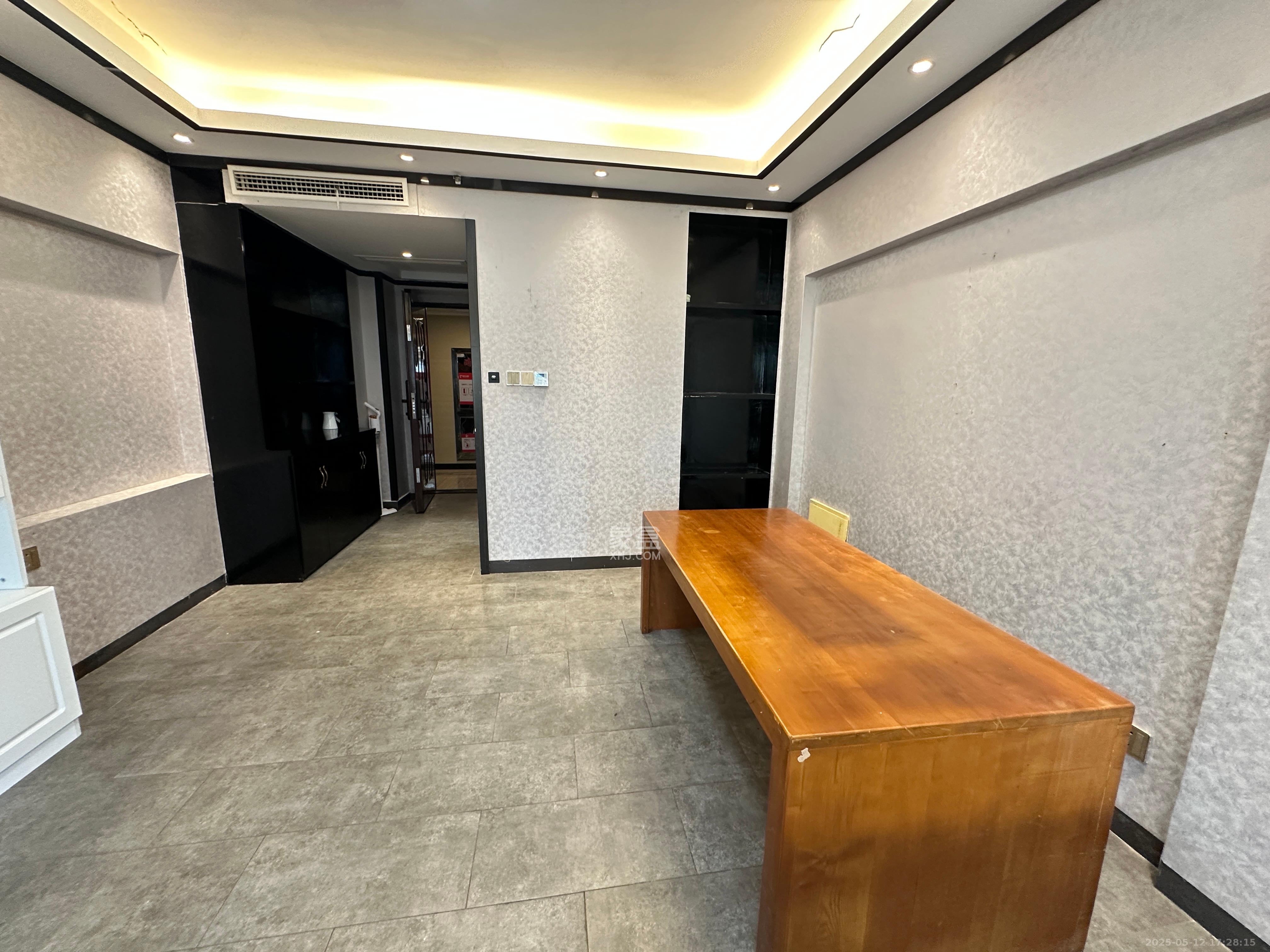 保利国际广场 1室1厅1卫 2000.0元/月 保利国际广场 1室1厅1卫 2000.0元/月室内图