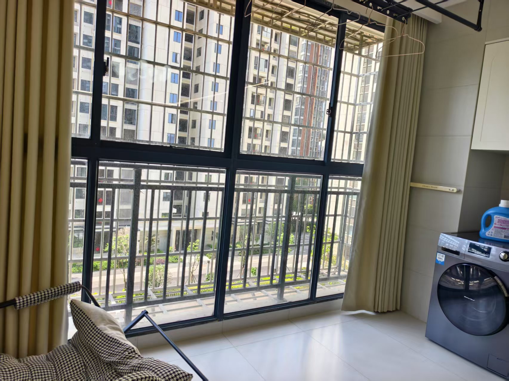 书香名邸二期:SOHO银座 2室2厅1卫 1700.0元/月 书香名邸二期:SOHO银座 2室2厅1卫 1700.0元/月室内图