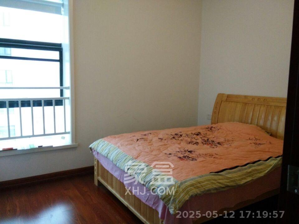 阳光100三期  3室2厅2卫   2800.00元/月室内图