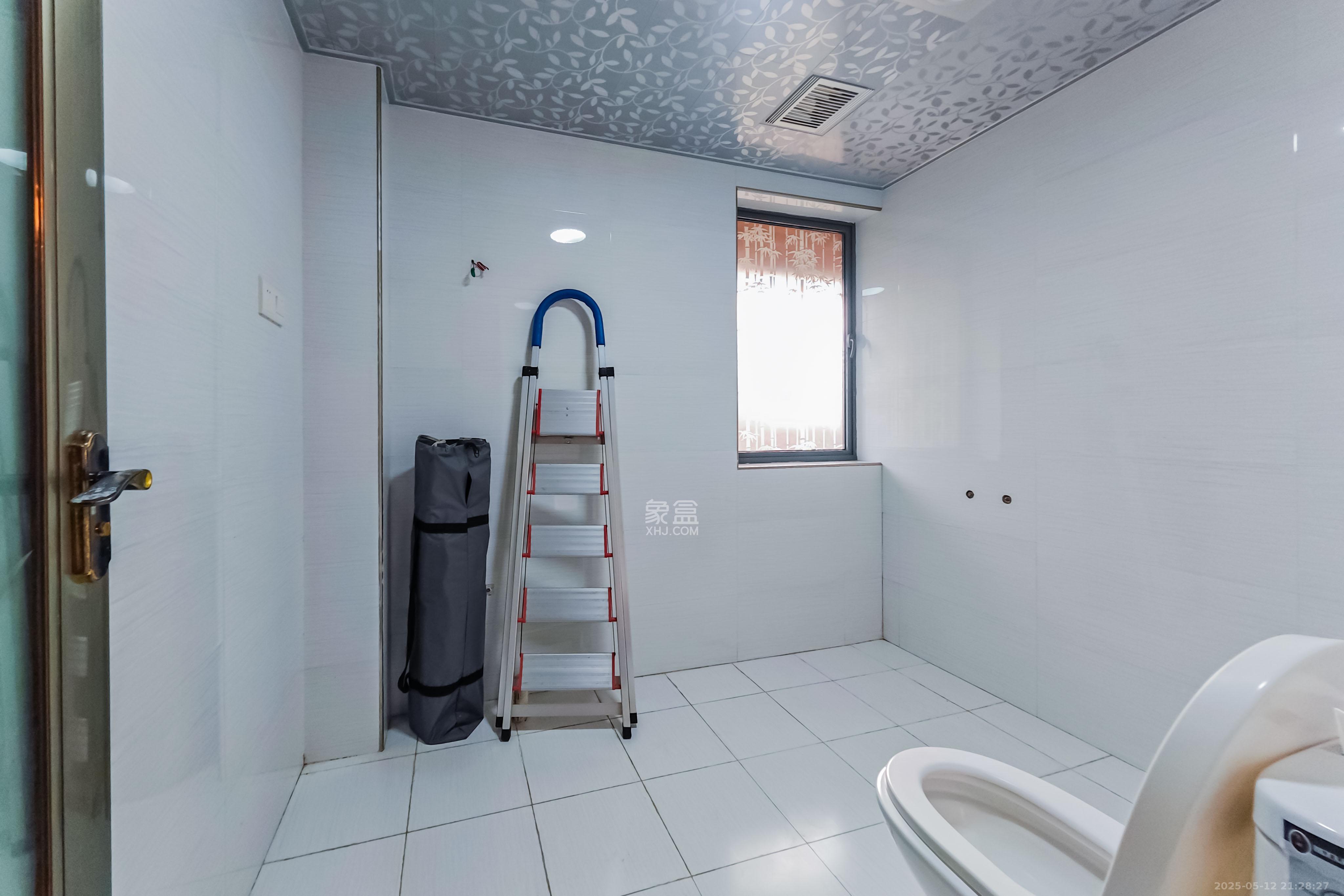 中城丽景香山园 3室2厅2卫 155.0万 中城丽景香山园 3室2厅2卫 155.0万卫生间