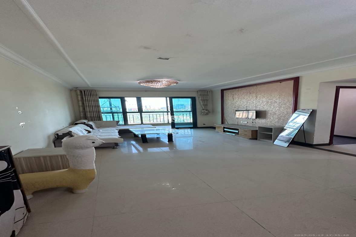 恒大雅苑 2室2厅1卫 2100.0元/月 恒大雅苑 2室2厅1卫 2100.0元/月室内图