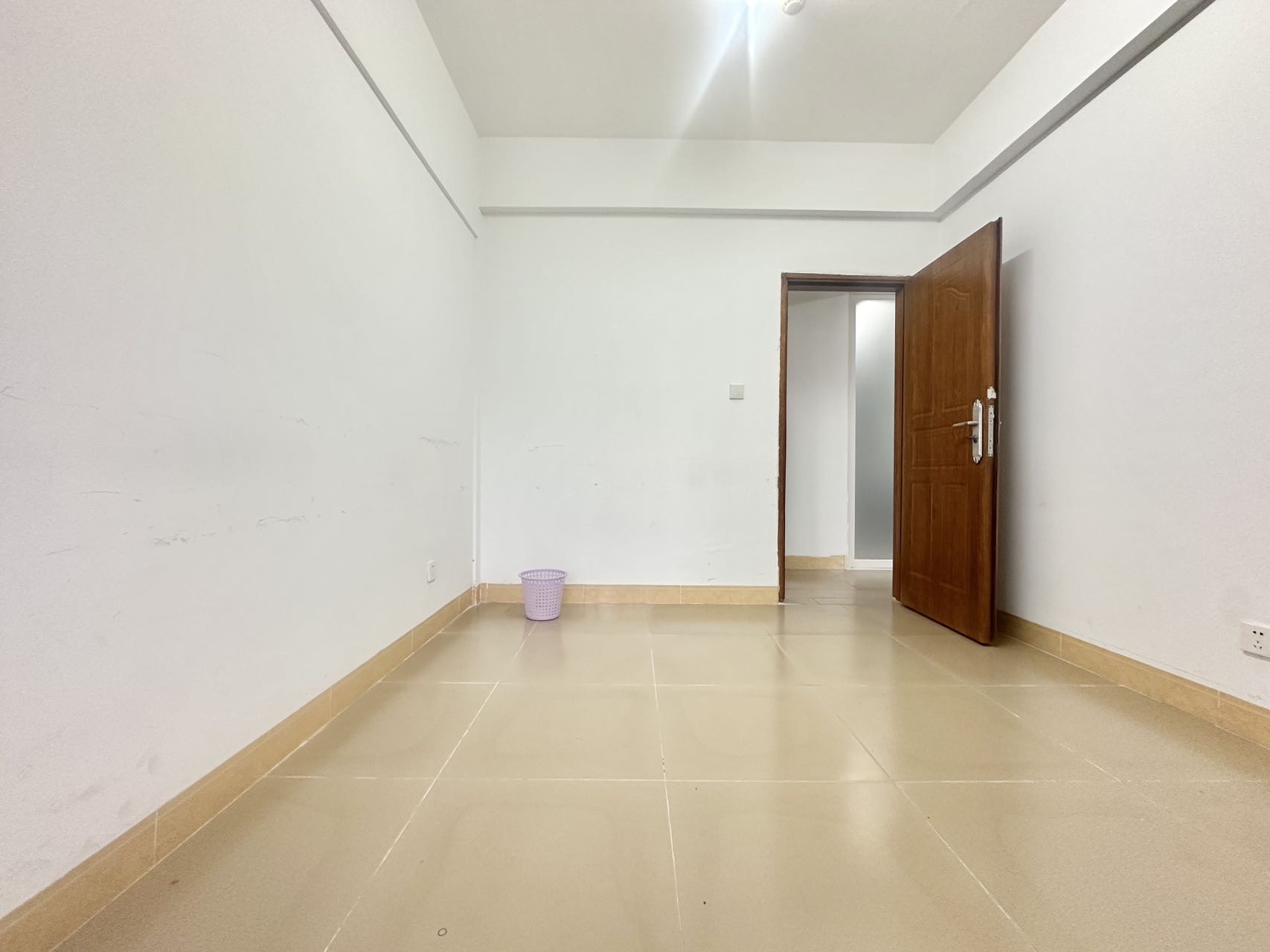 骏豪广场  2室1厅1卫   2300.00元/月室内图