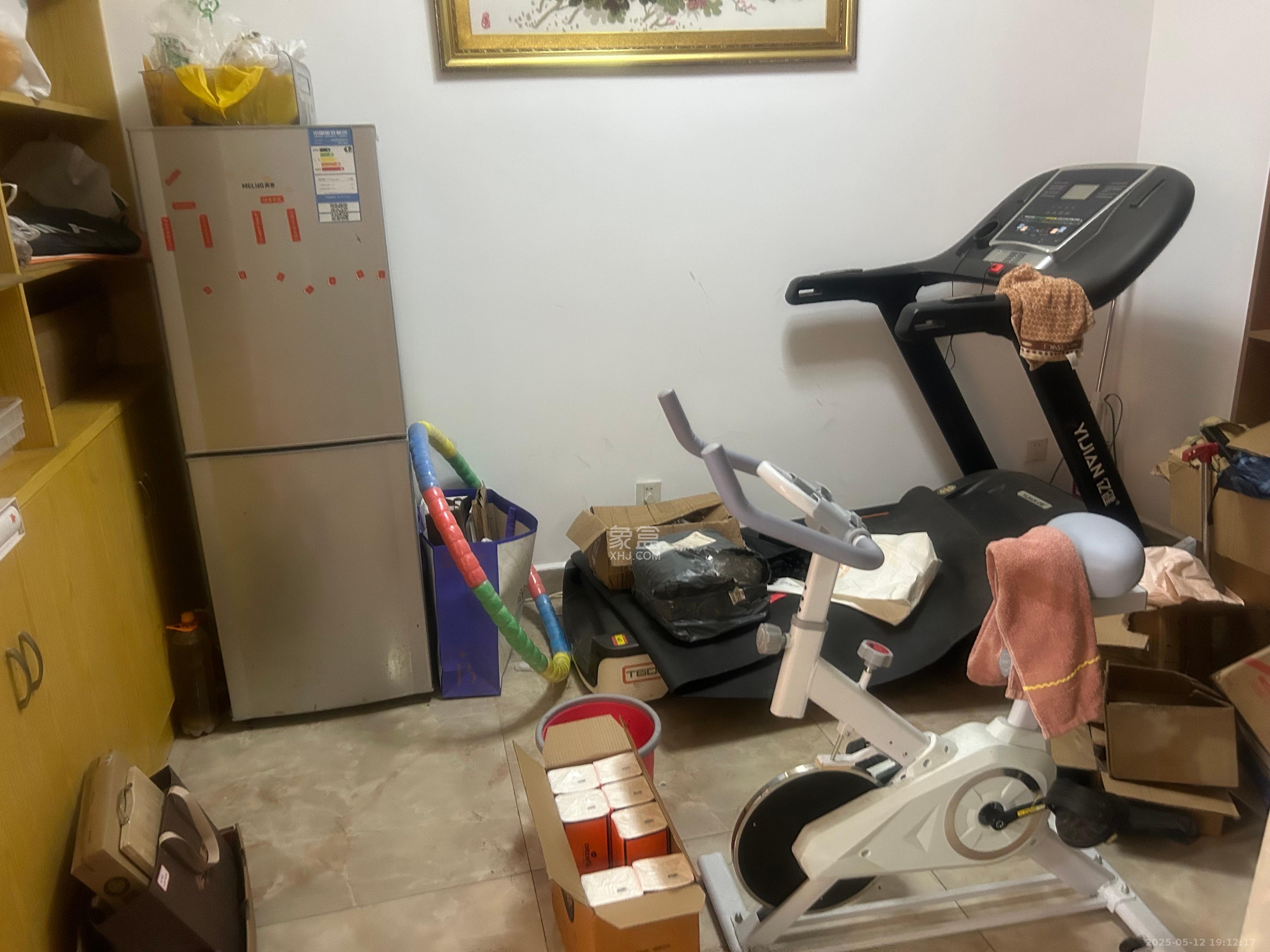 上东辛顿公寓 2室2厅2卫 2400.0元/月 上东辛顿公寓 2室2厅2卫 2400.0元/月室内图