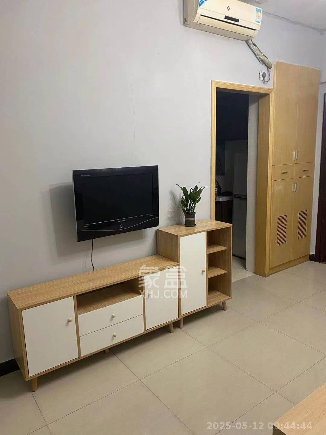 上海城小区  1室1厅1卫   1800.00元/月室内图