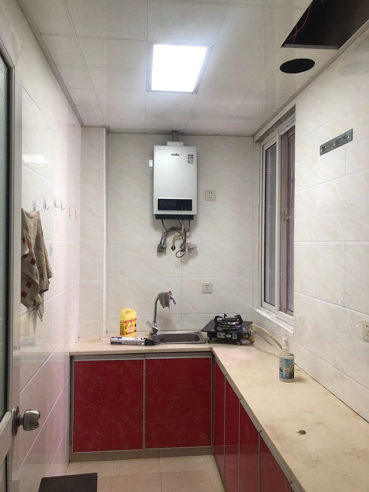 先锋银座  1室1厅1卫    1300.0元/月 先锋银座  1室1厅1卫    1300.0元/月室内图