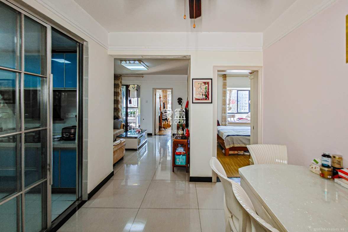 钱隆首府(福晟御园)  2室2厅1卫    80.0万 钱隆首府(福晟御园)  2室2厅1卫    80.0万客厅