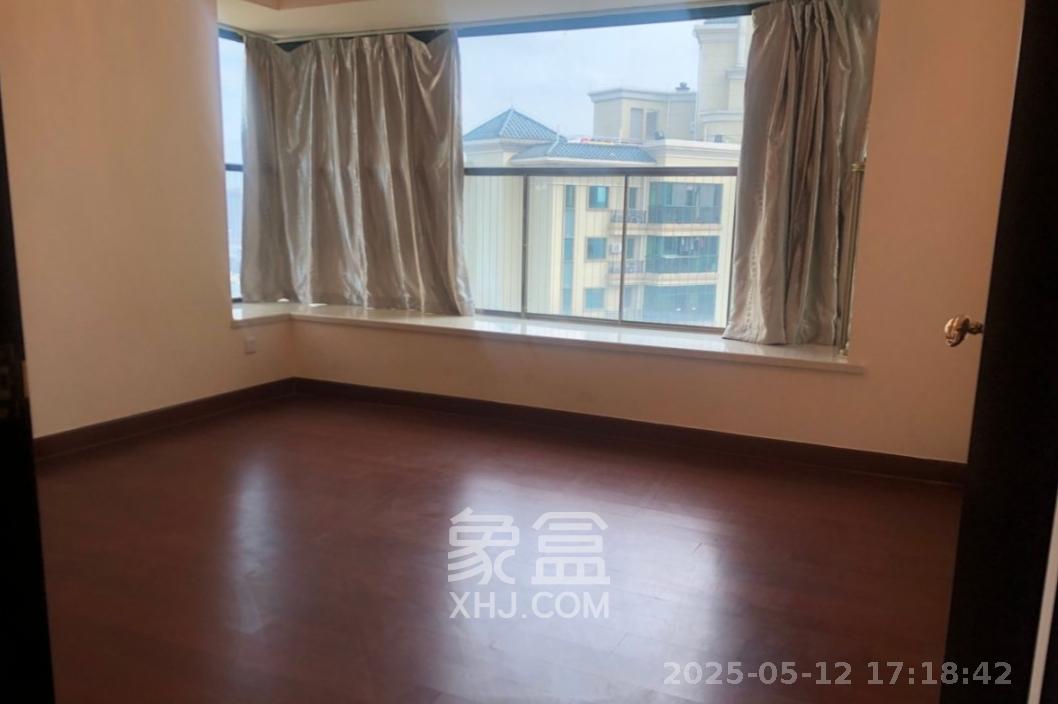 恒大翡翠华庭  3室2厅1卫   1800.00元/月室内图