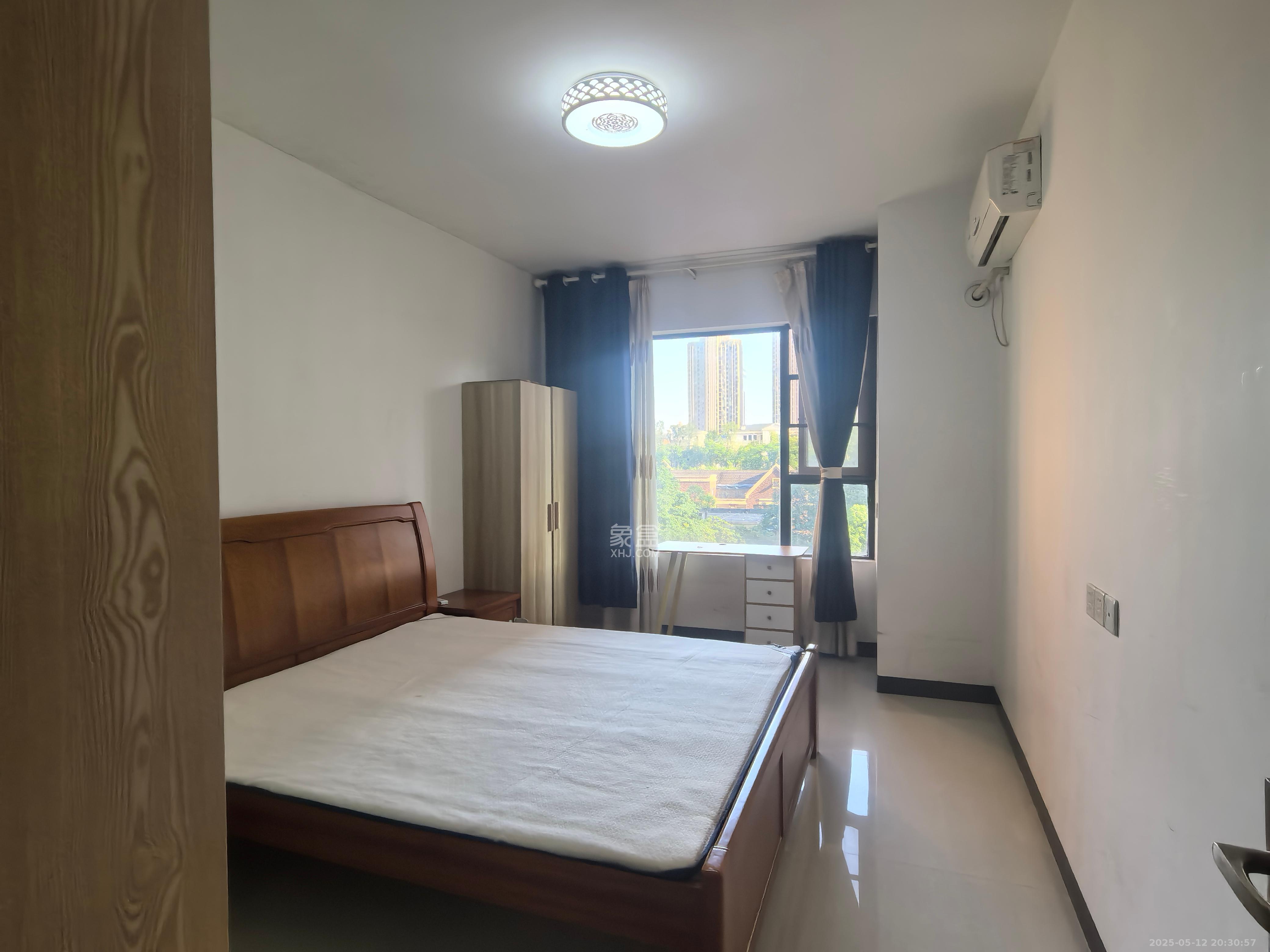三一街区  3室2厅1卫   1600.00元/月室内图