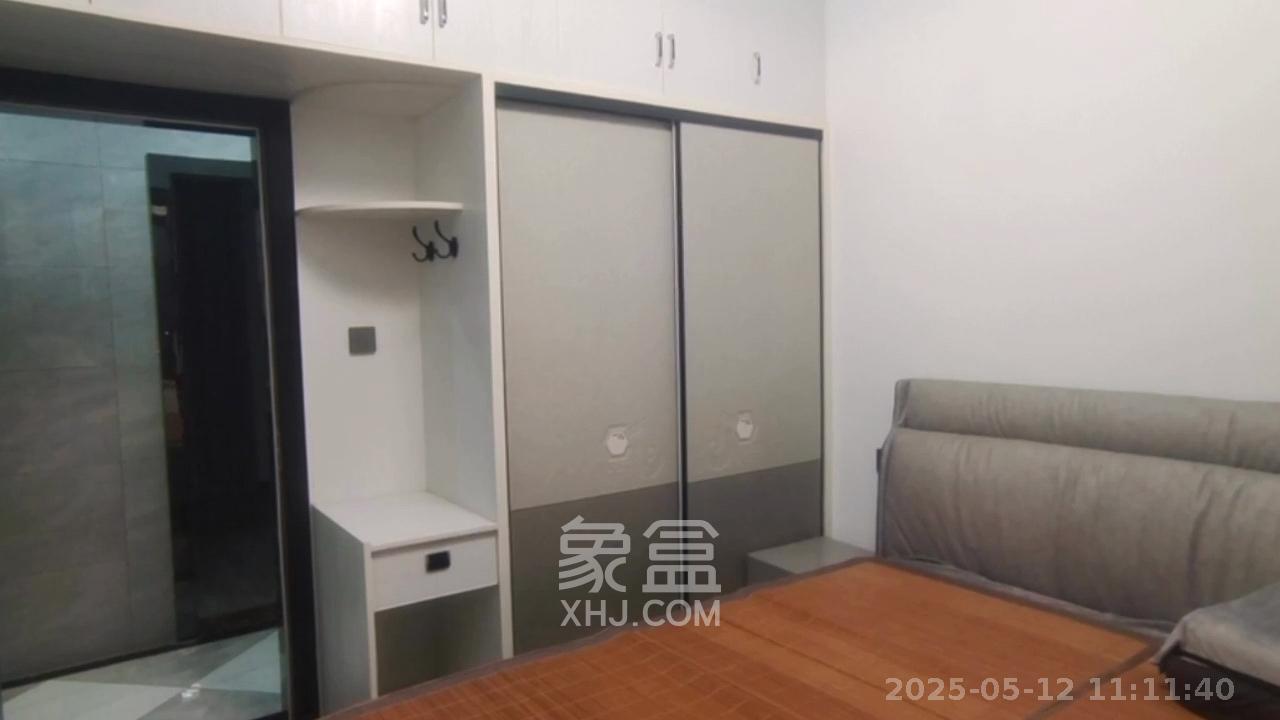洋湖明园一期  4室2厅2卫   2600.00元/月室内图
