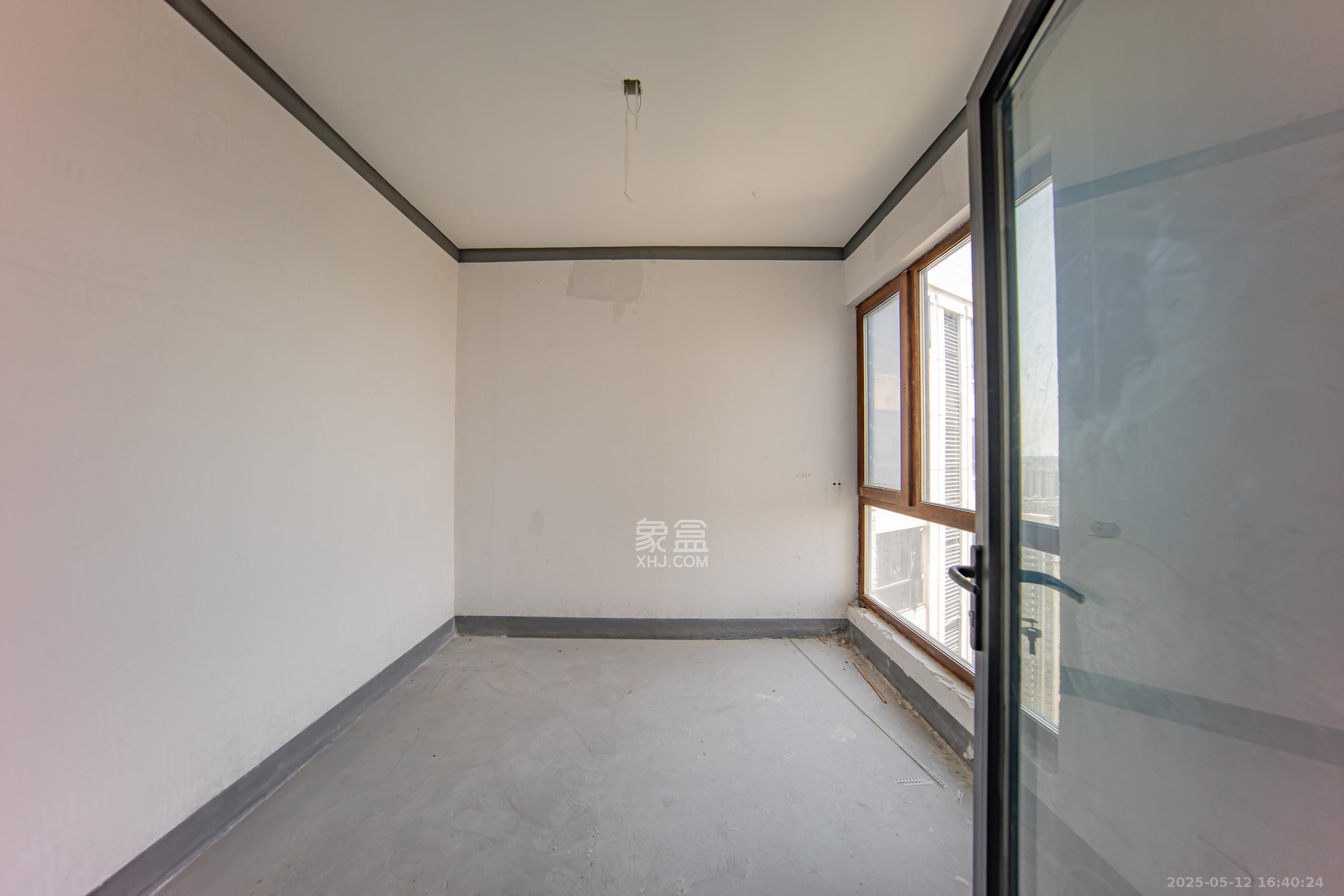 建投象山国际  6室2厅4卫   268.00万卧室