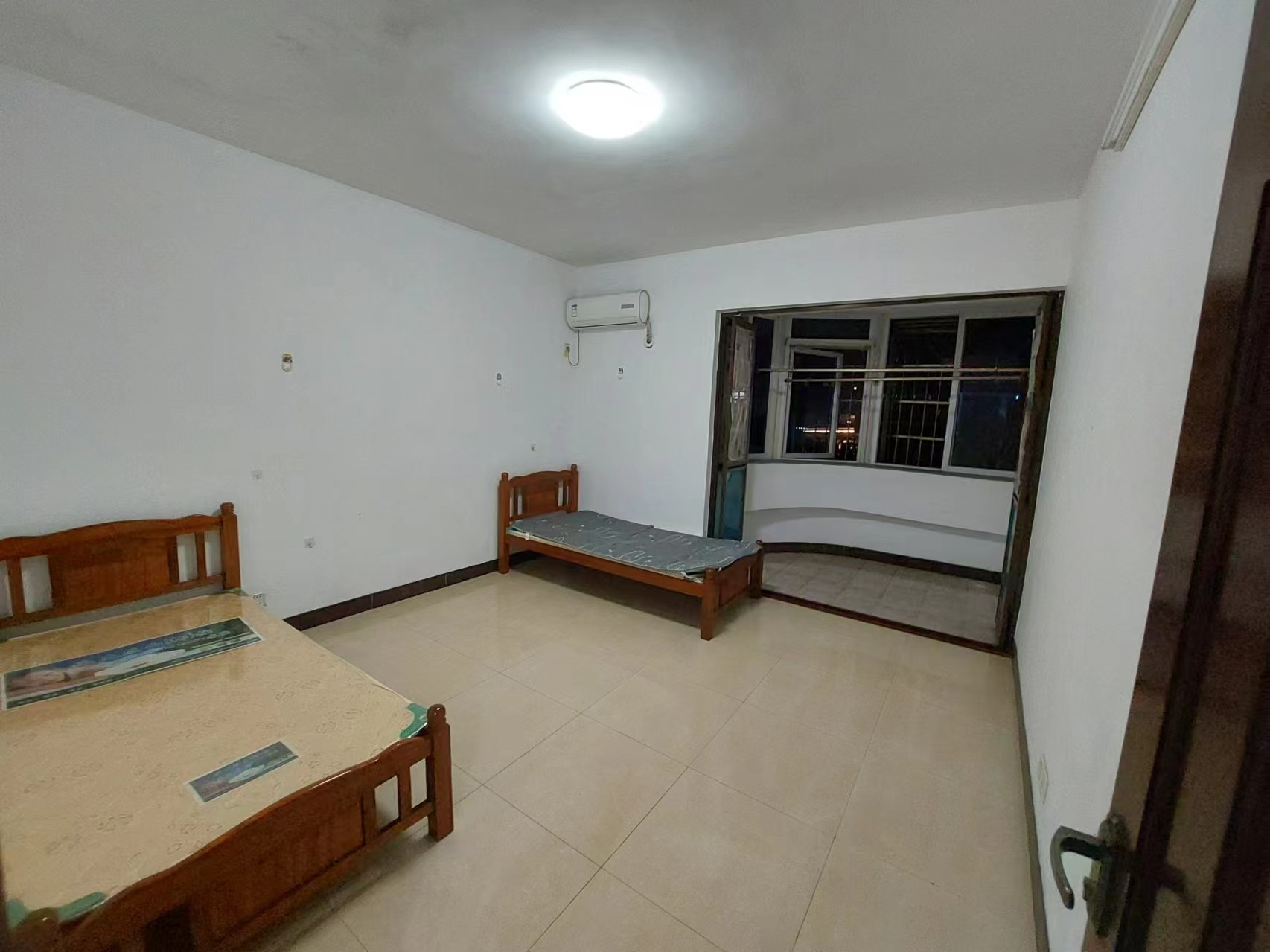 国贸花园  4室2厅2卫    143.0万 国贸花园  4室2厅2卫    143.0万室内图