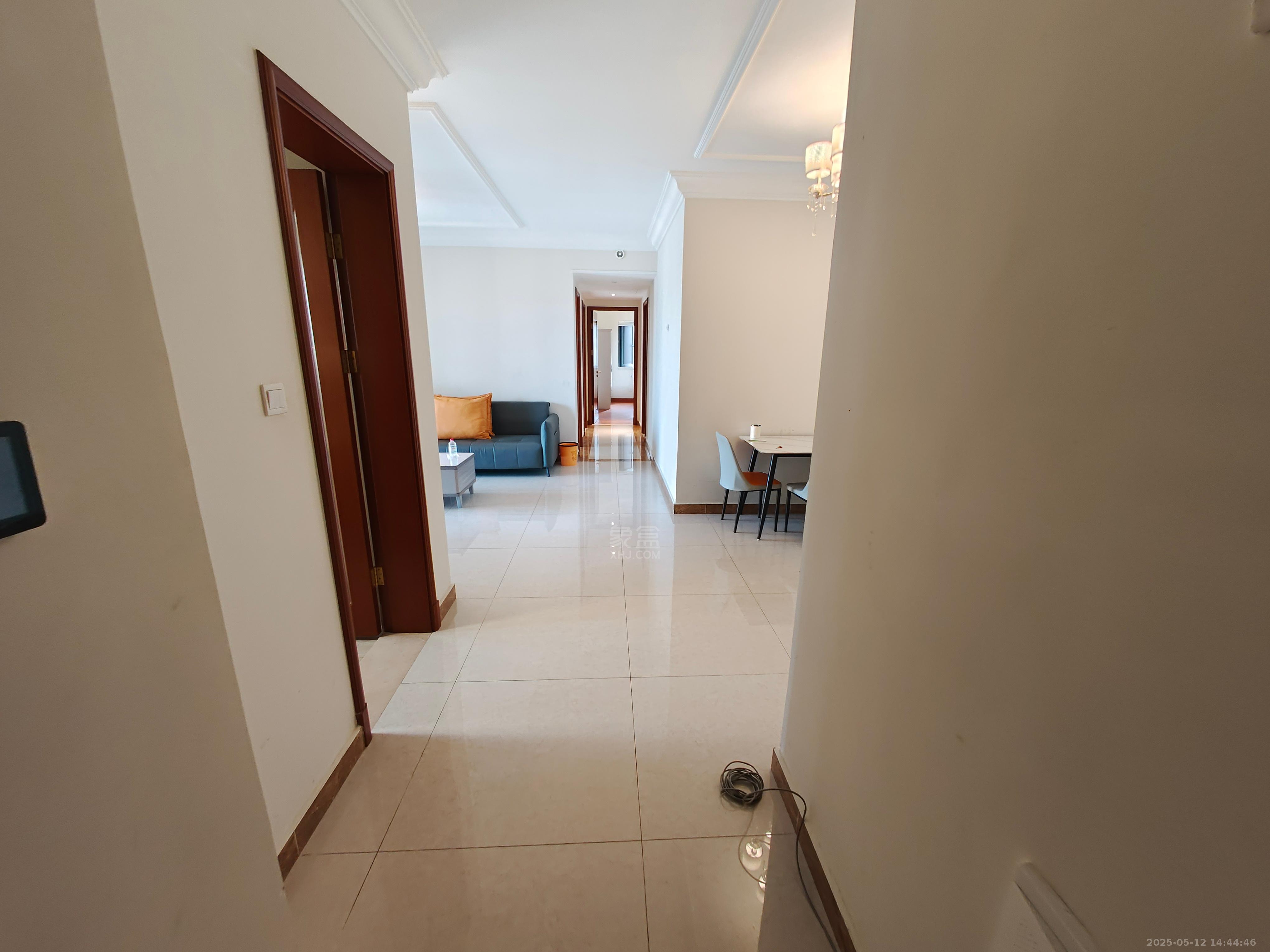 恒大华府 3室2厅2卫 2300.0元/月 恒大华府 3室2厅2卫 2300.0元/月室内图