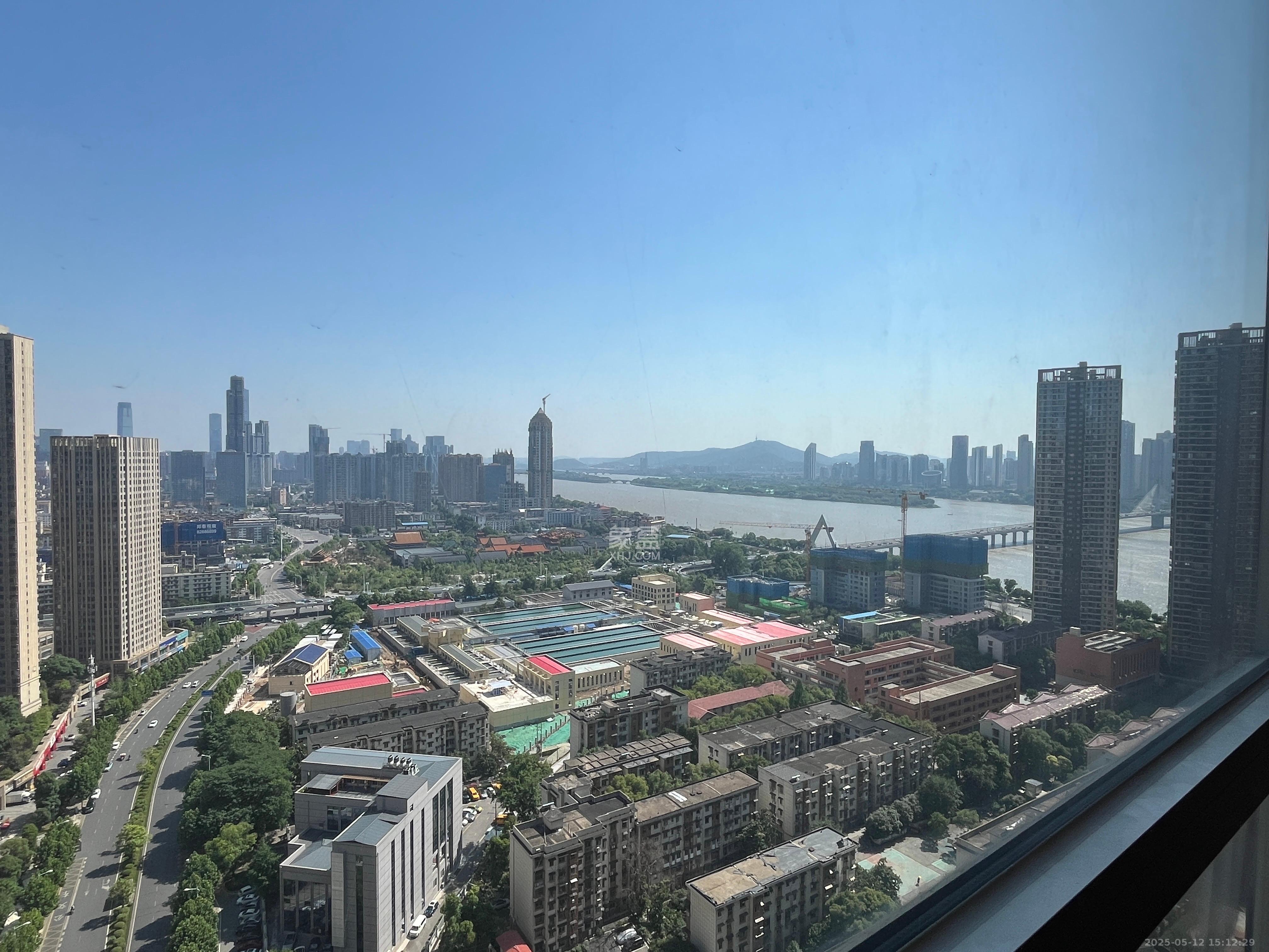 北辰三角洲E5区  1室1厅1卫    2400.0元/月室内图1