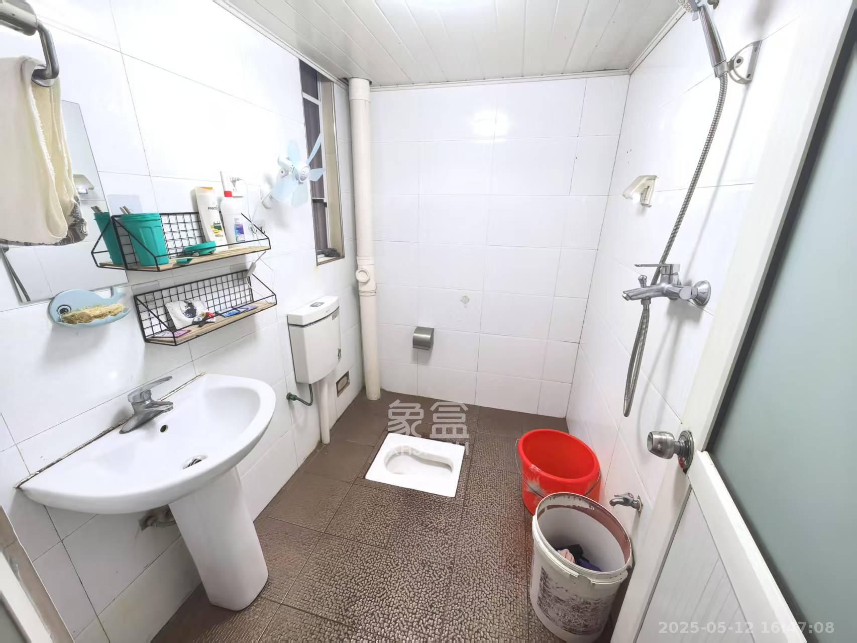 世景华庭  2室1厅1卫    1600.0元/月 世景华庭  2室1厅1卫    1600.0元/月