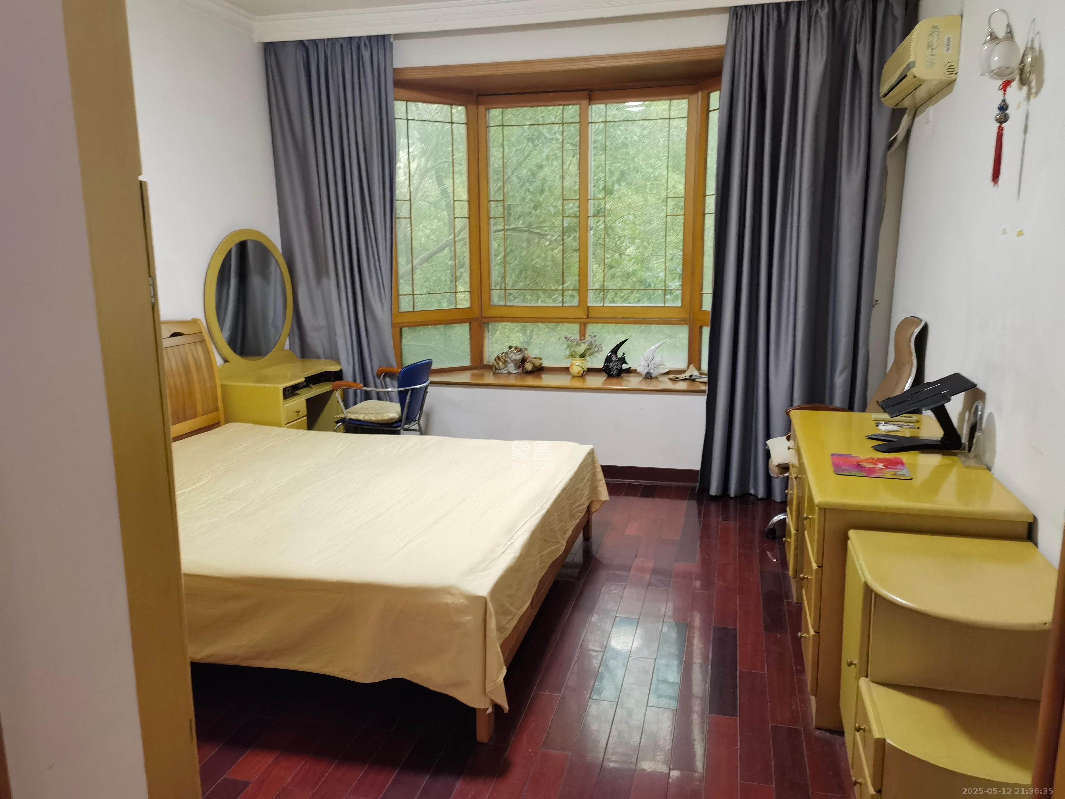 咸嘉新村嘉明苑  3室2厅2卫    2300.0元/月室内图