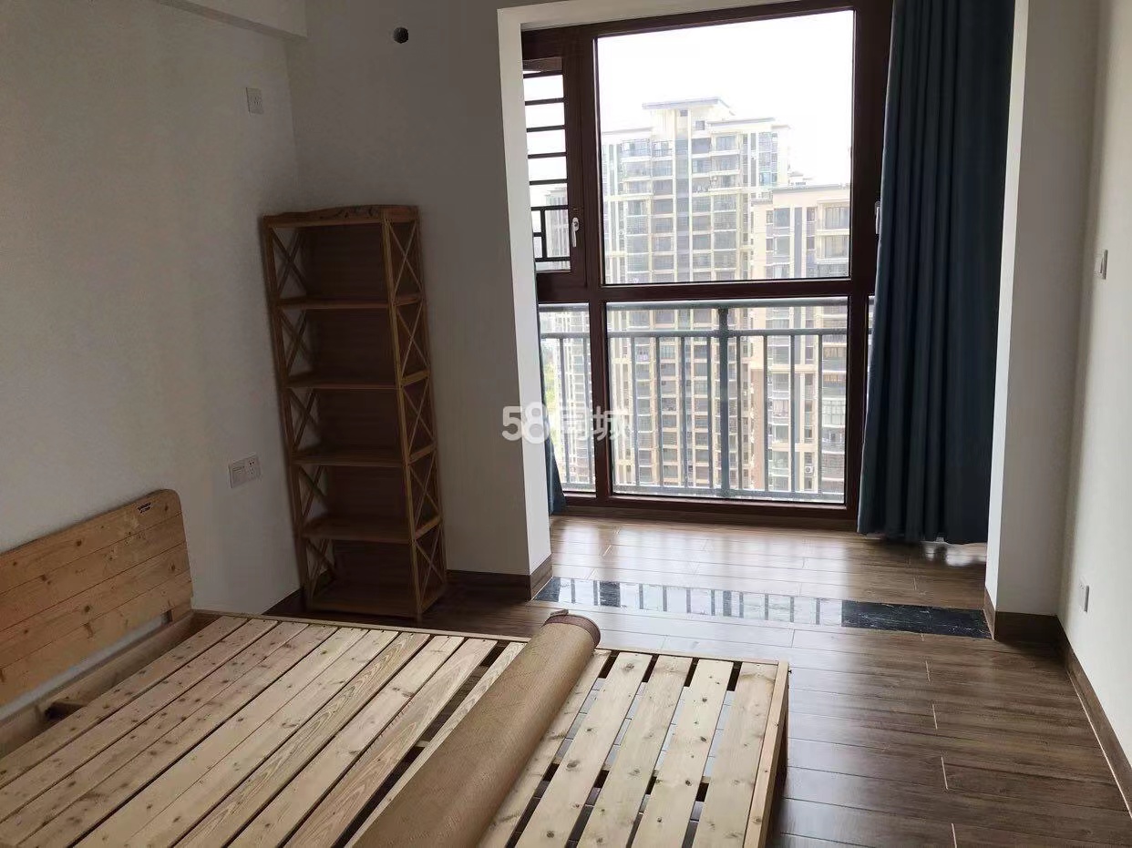 五源河公寓B区 3室2厅2卫 2200.0元/月 五源河公寓B区 3室2厅2卫 2200.0元/月室内图