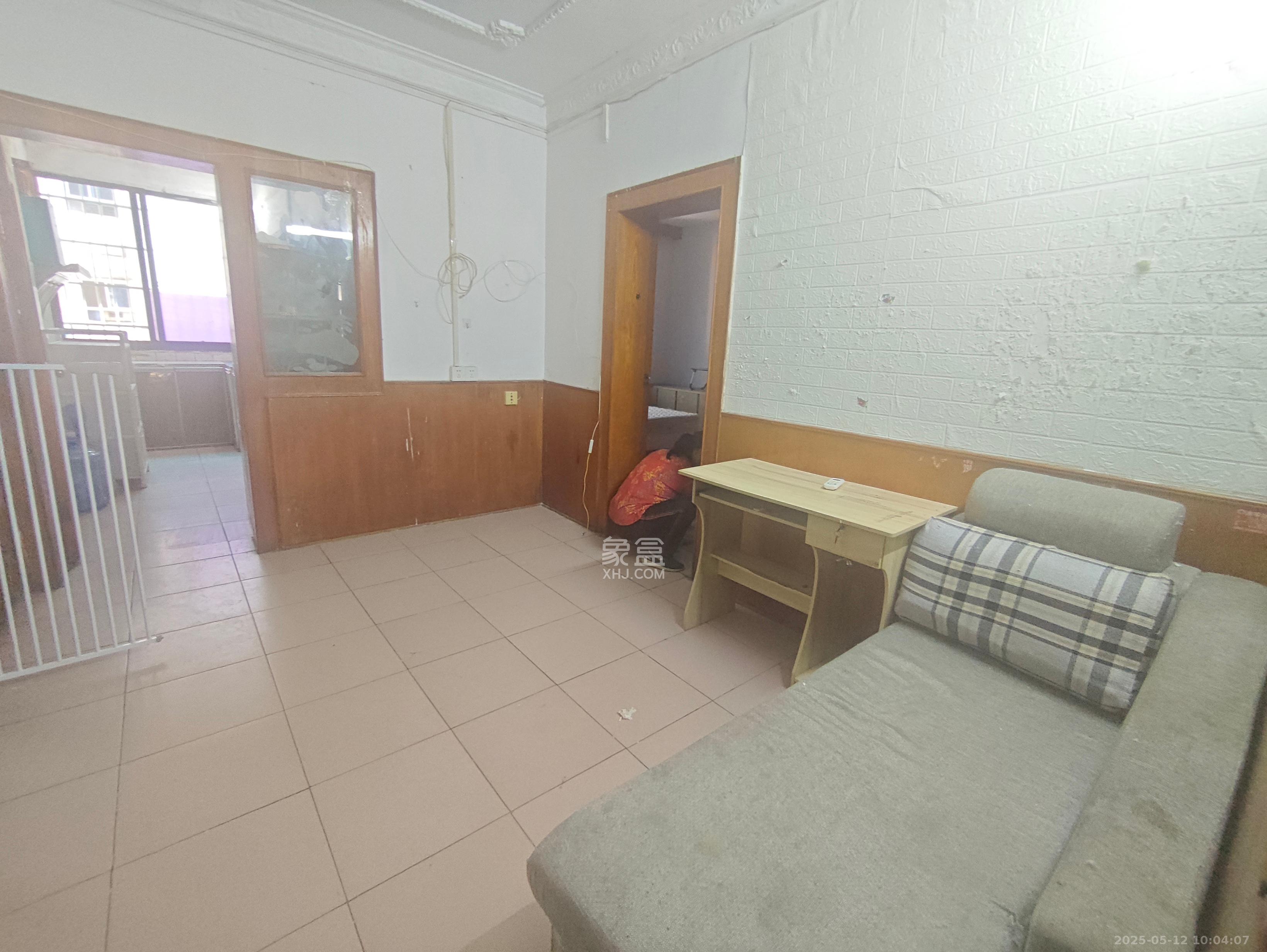 文艺新村  2室1厅1卫   1600.00元/月室内图