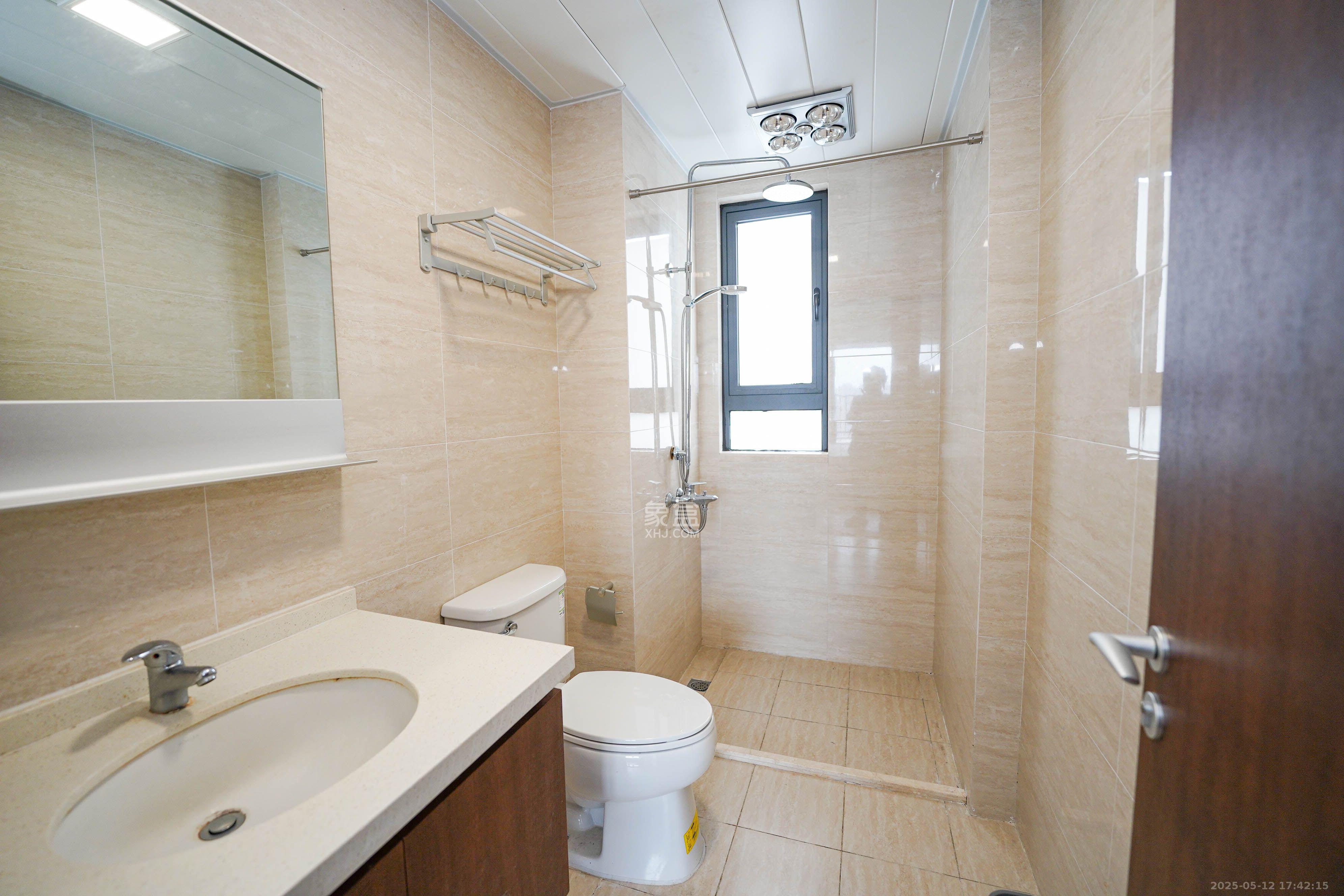 汇金城/嘉华城（二期、三期）  4室2厅2卫    3500.0元/月室内图