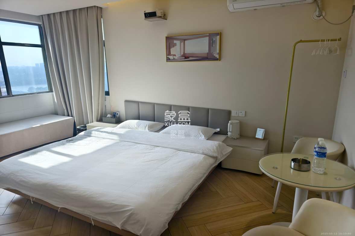 王府井公寓(福源公寓) 4室2厅2卫 4500.0元/月 王府井公寓(福源公寓) 4室2厅2卫 4500.0元/月室内图