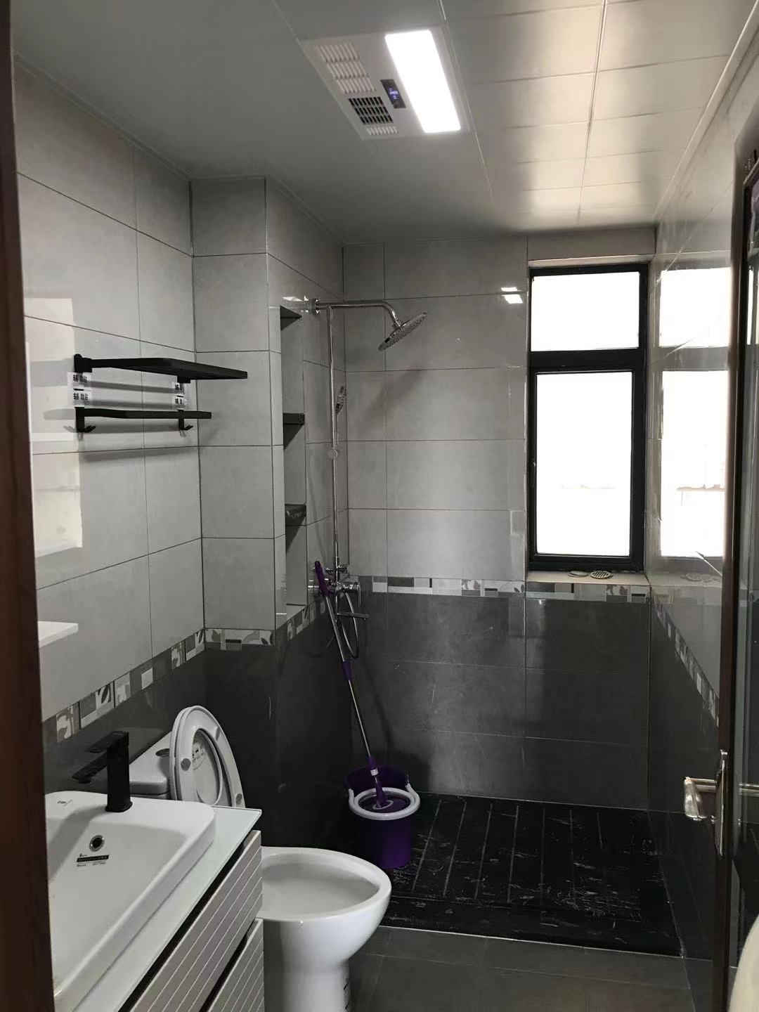 五源河公寓B区 3室2厅2卫 2200.0元/月 五源河公寓B区 3室2厅2卫 2200.0元/月室内图