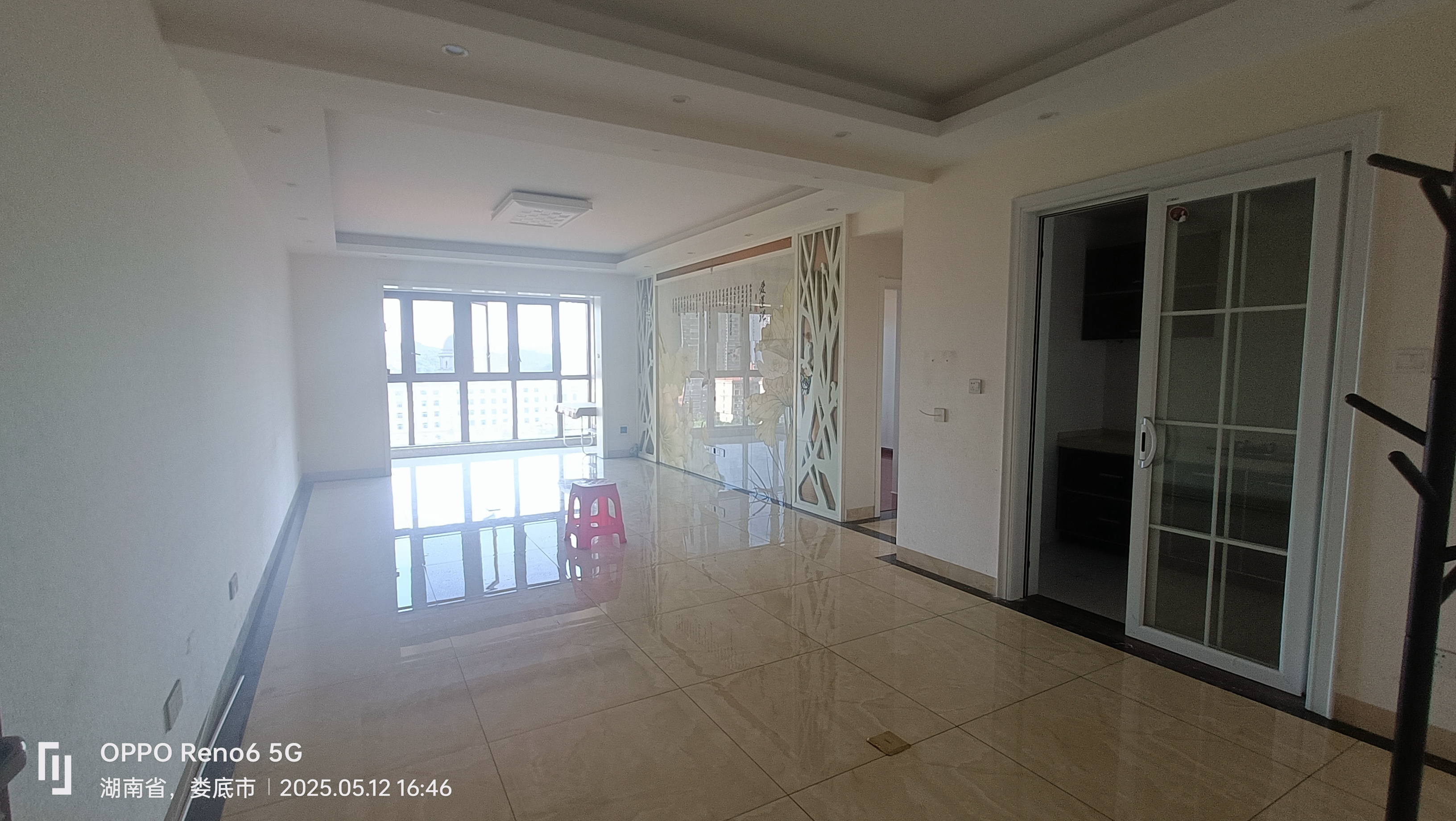 南苑上和一期 3室2厅2卫 78.8万 南苑上和一期 3室2厅2卫 78.8万客厅