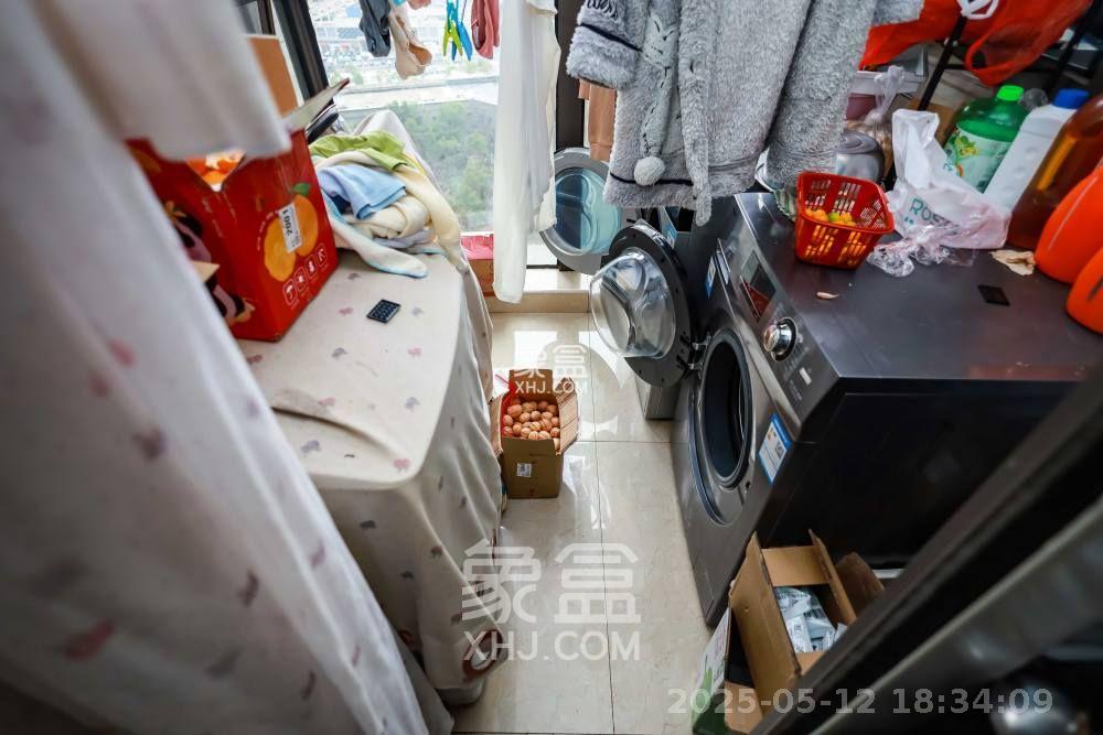 万象府台  3室2厅1卫   3600.00元/月室内图