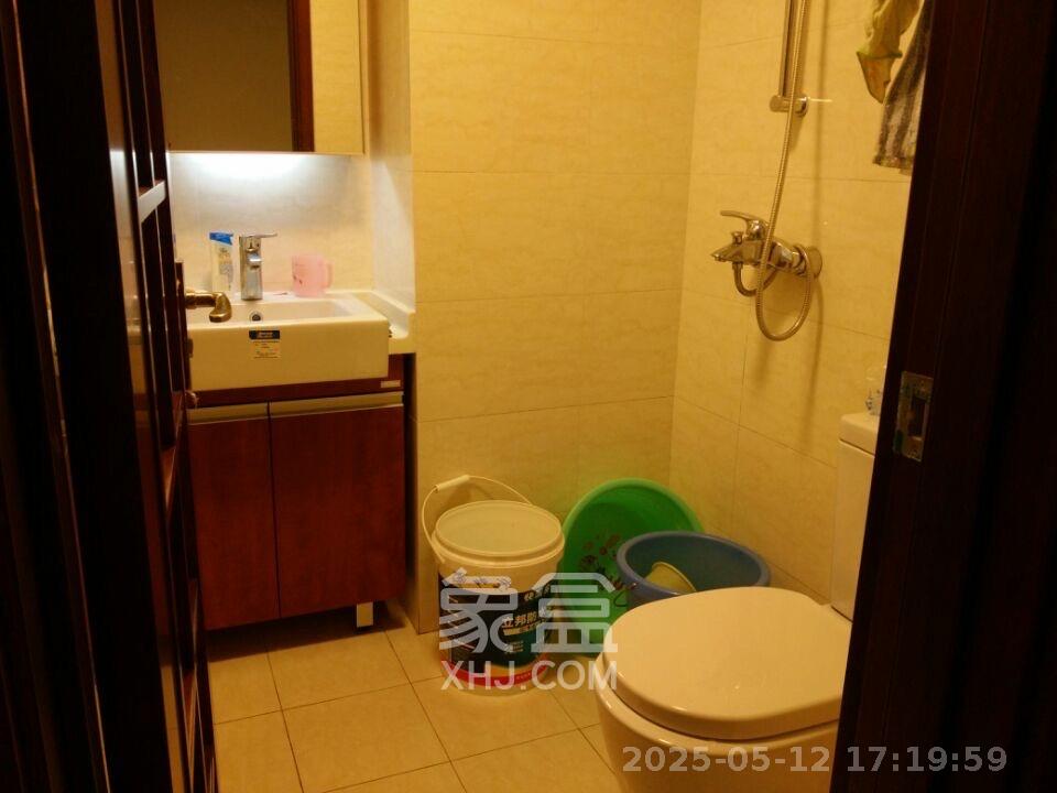 阳光100三期  3室2厅2卫   2800.00元/月室内图