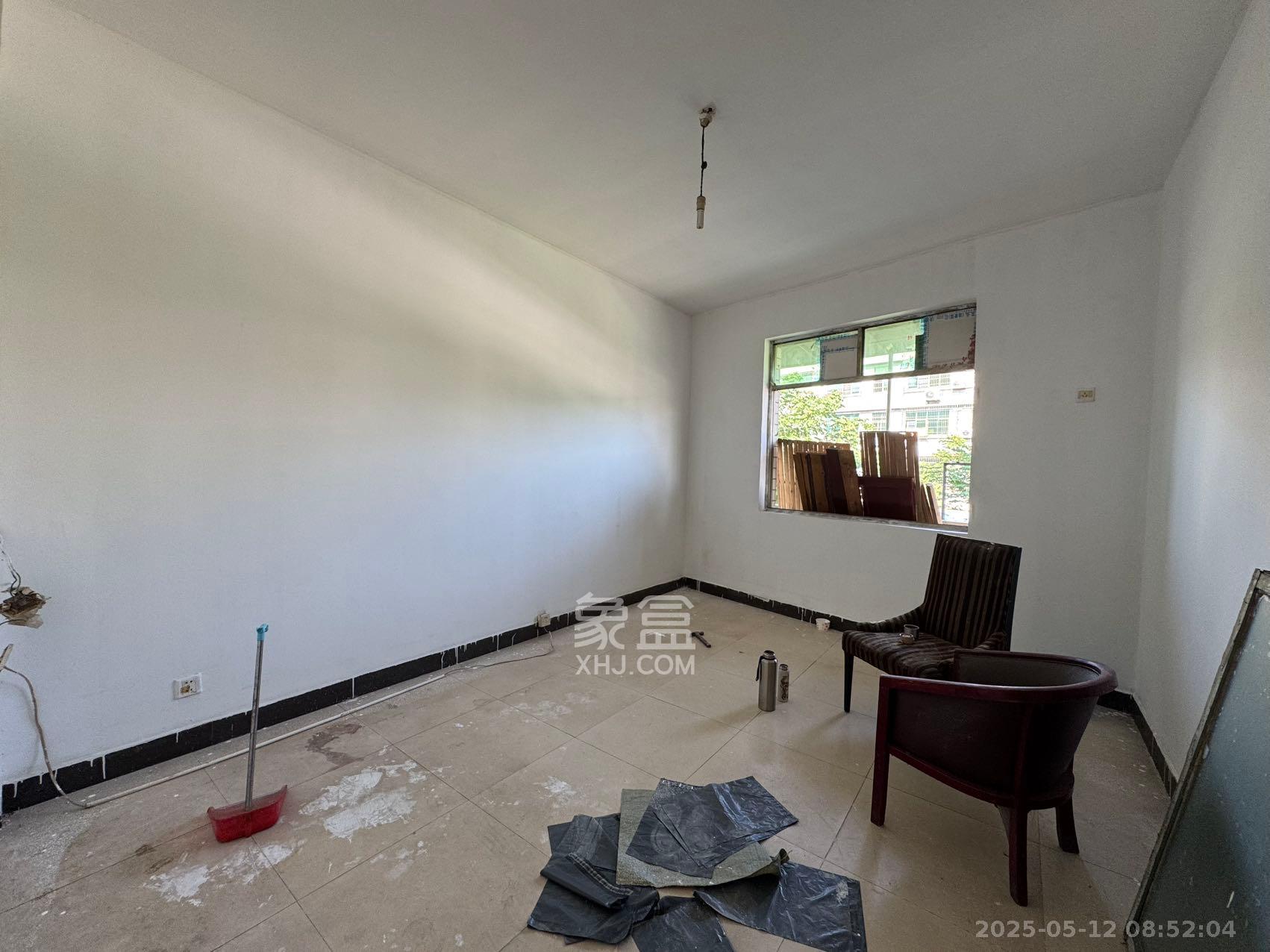 红星糖酒城 2室1厅1卫 1300.0元/月 红星糖酒城 2室1厅1卫 1300.0元/月室内图