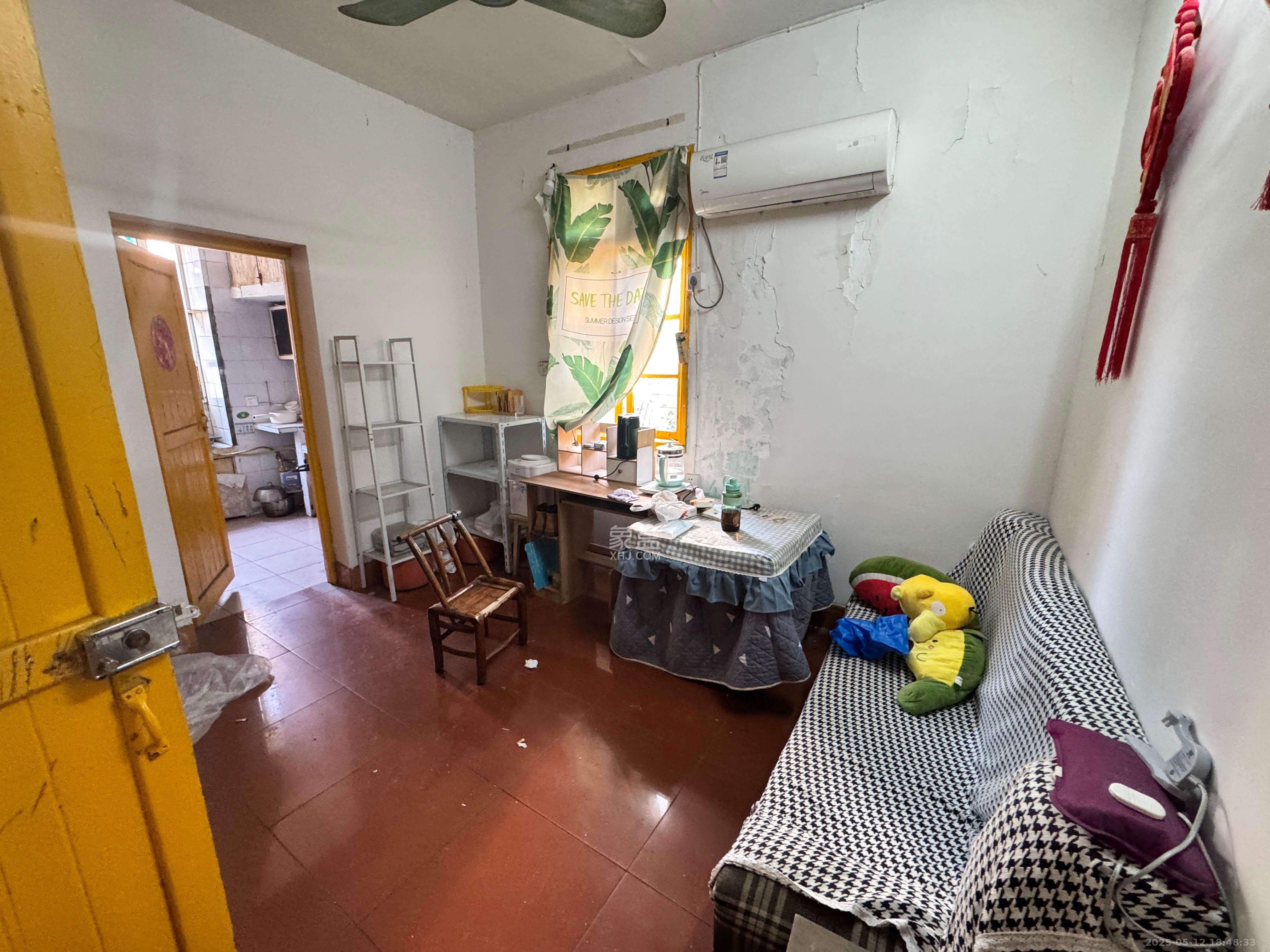 解放四村626号(长沙市三医院宿舍)  3室1厅1卫    1600.0元/月 解放四村626号(长沙市三医院宿舍)  3室1厅1卫    1600.0元/月室内图