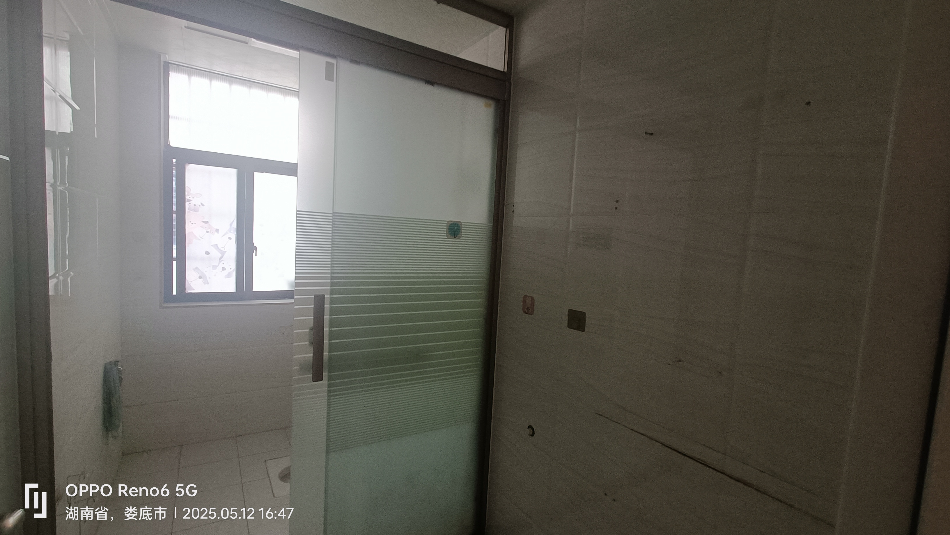 南苑上和一期 3室2厅2卫 78.8万 南苑上和一期 3室2厅2卫 78.8万客厅