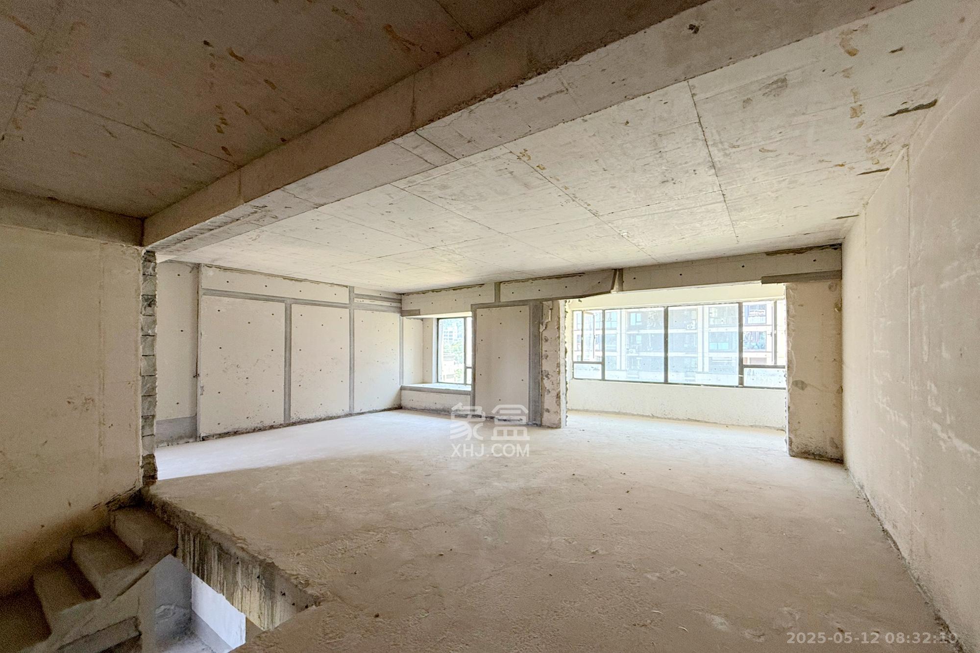 阳光城联利悦澜府  4室2厅2卫    122.0万 阳光城联利悦澜府  4室2厅2卫    122.0万卧室