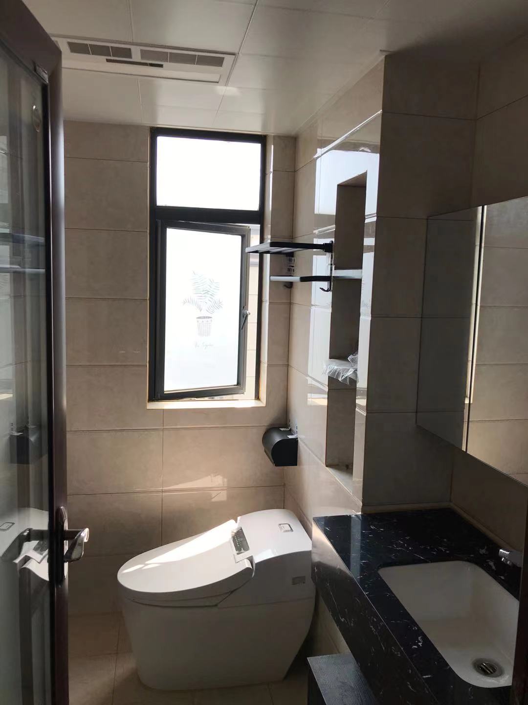 五源河公寓B区 3室2厅2卫 2200.0元/月 五源河公寓B区 3室2厅2卫 2200.0元/月室内图