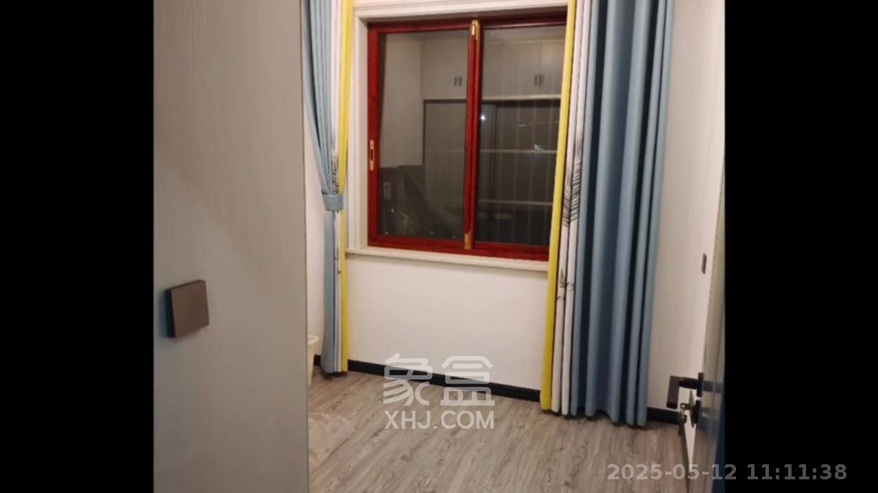 洋湖明园一期  4室2厅2卫   2600.00元/月室内图