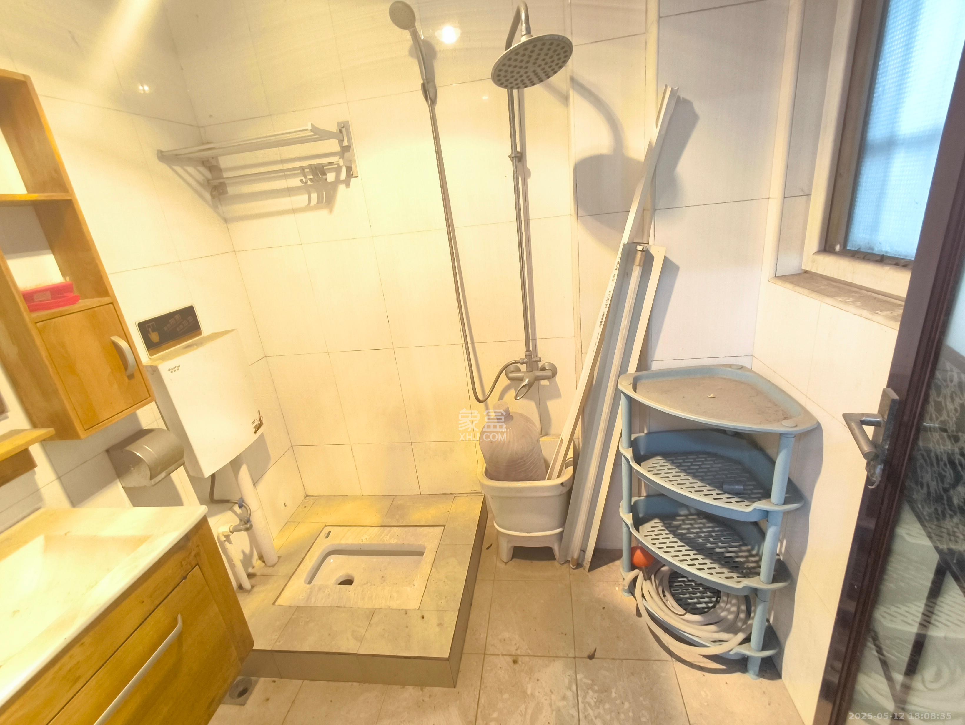 星城国际  4室2厅2卫    1600.0元/月 星城国际  4室2厅2卫    1600.0元/月室内图