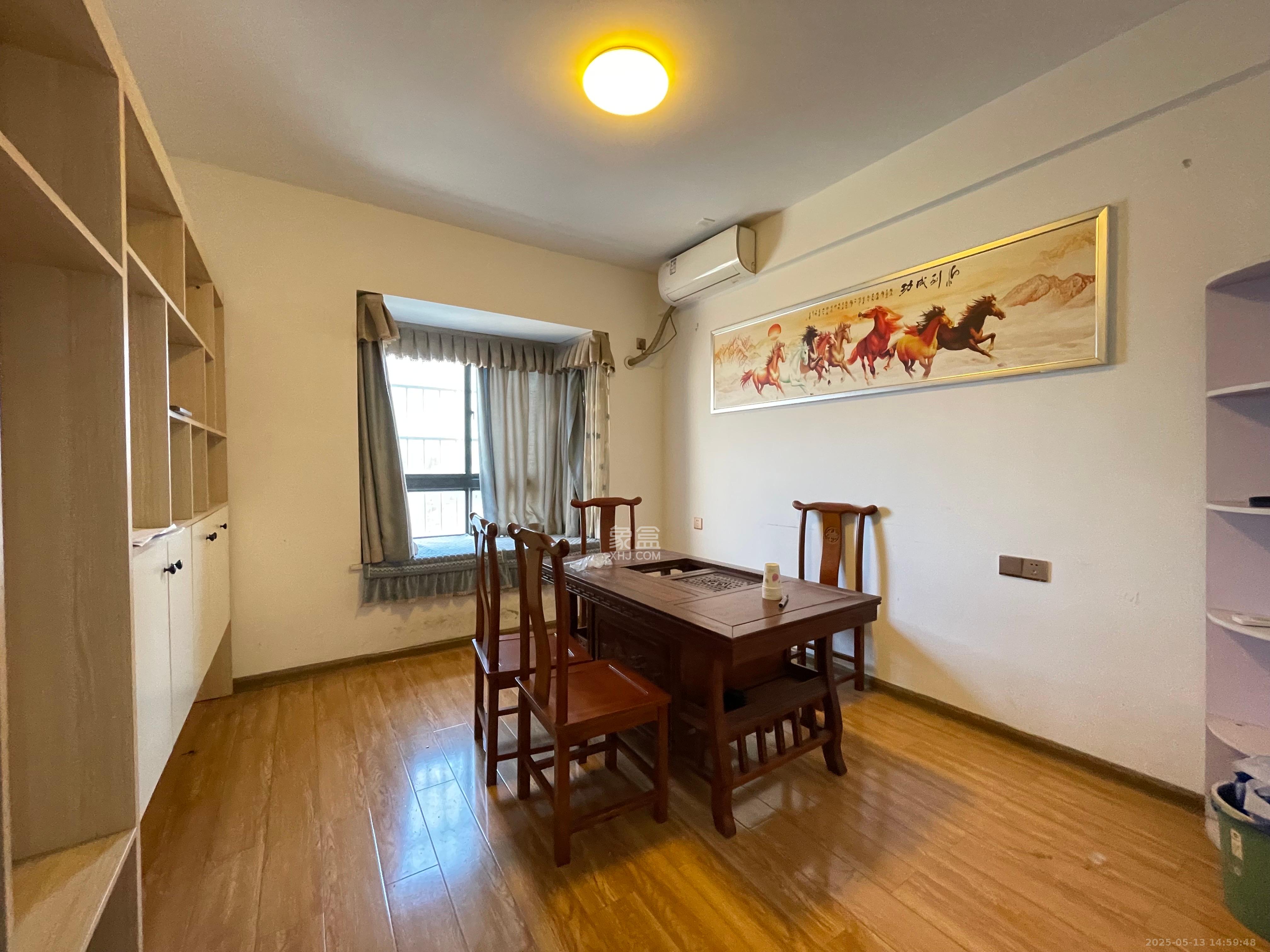 华城广场  3室2厅2卫   3200.00元/月室内图