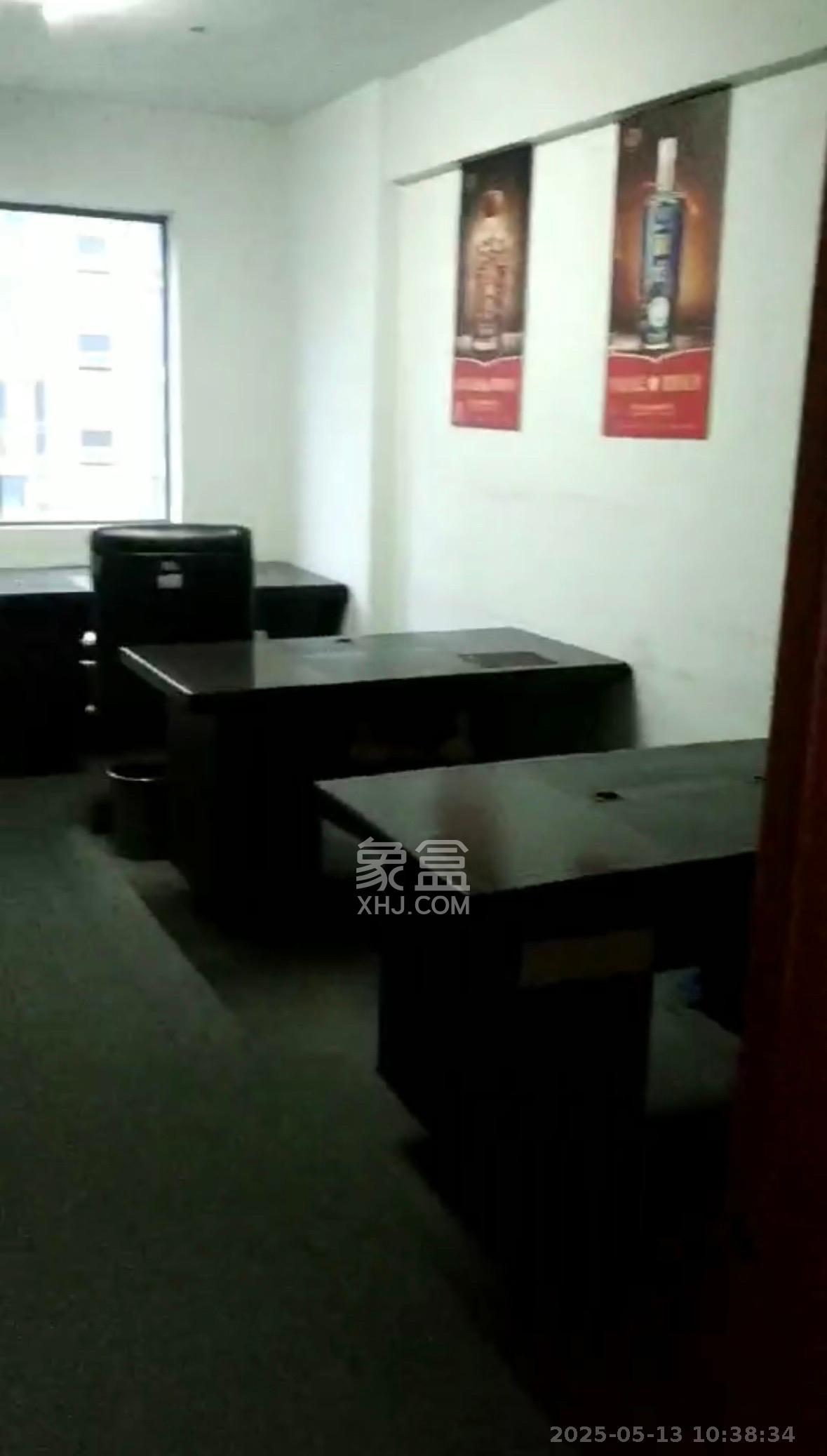 银港水晶城 4室2厅2卫 3000.0元/月 银港水晶城 4室2厅2卫 3000.0元/月室内图