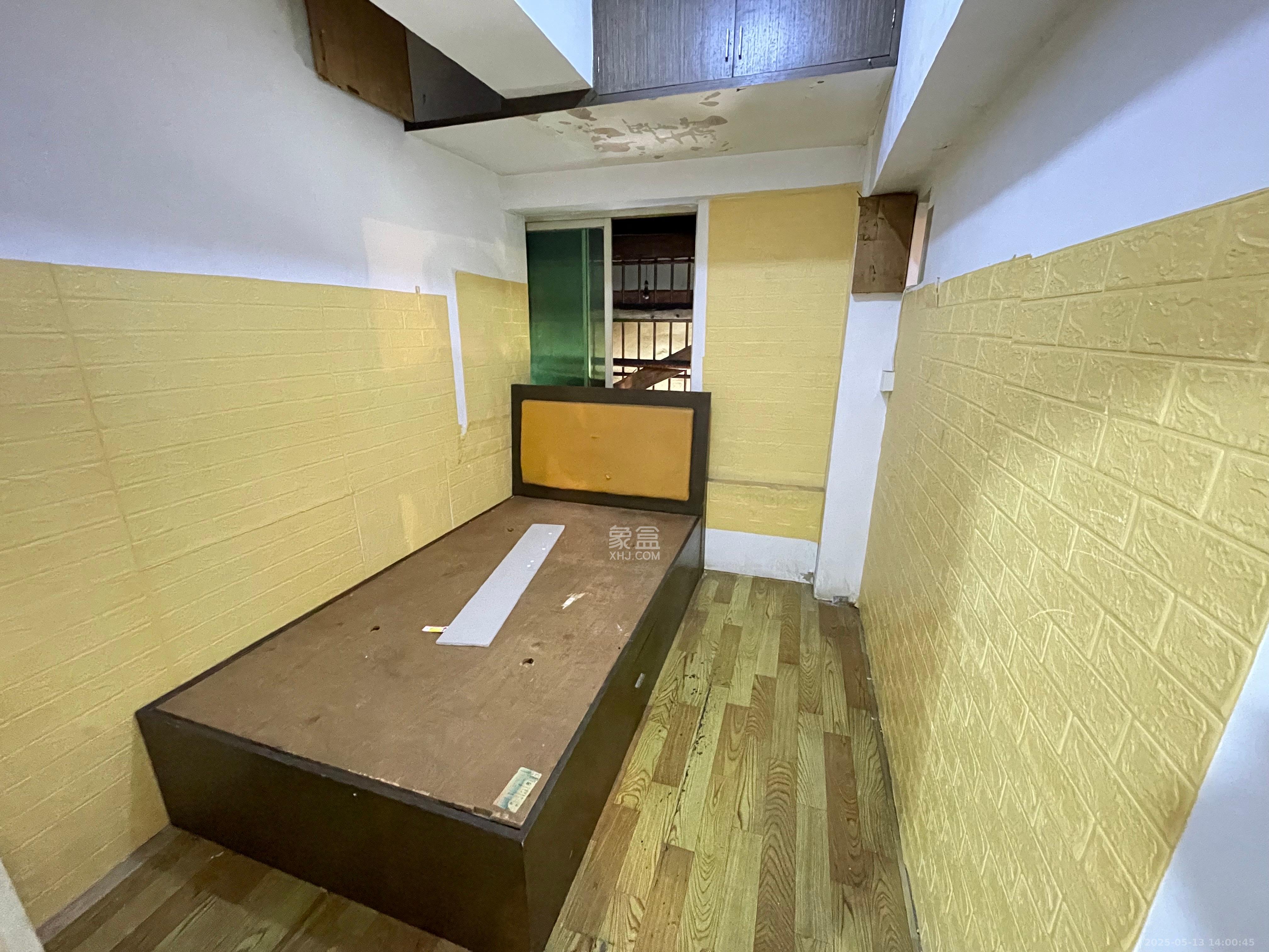 中南汽车世界   45.0㎡      2500.0元/月室内图