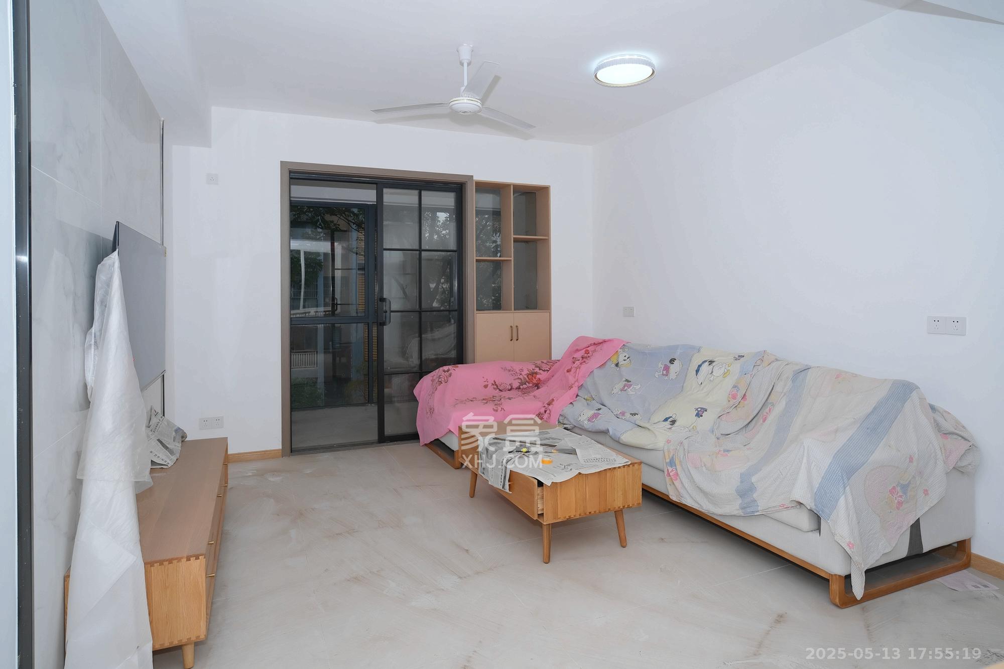 山水湾  2室2厅1卫    61.8万 山水湾  2室2厅1卫    61.8万客厅