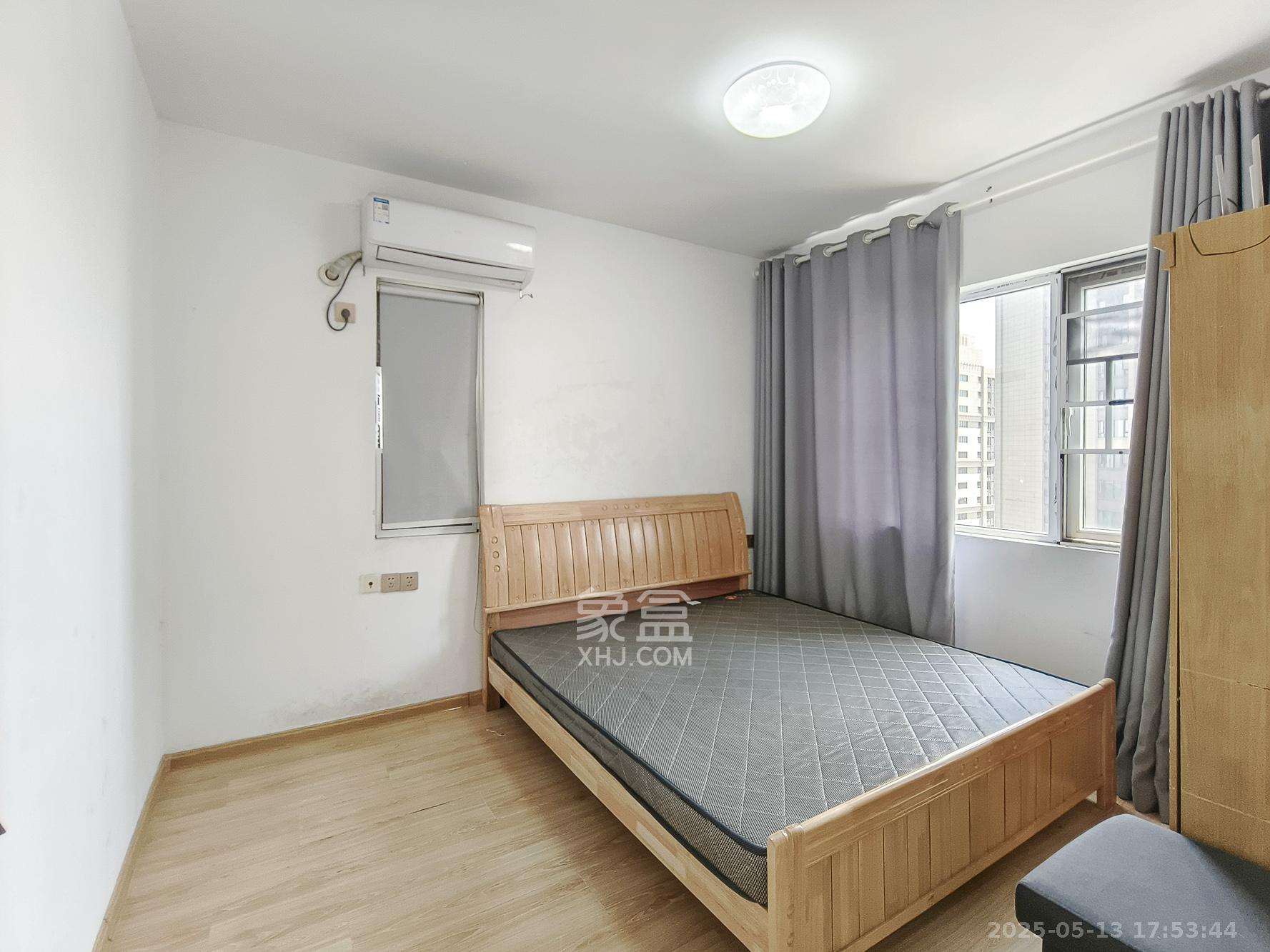 保利香槟国际 3室2厅1卫 62.0万 保利香槟国际 3室2厅1卫 62.0万卧室