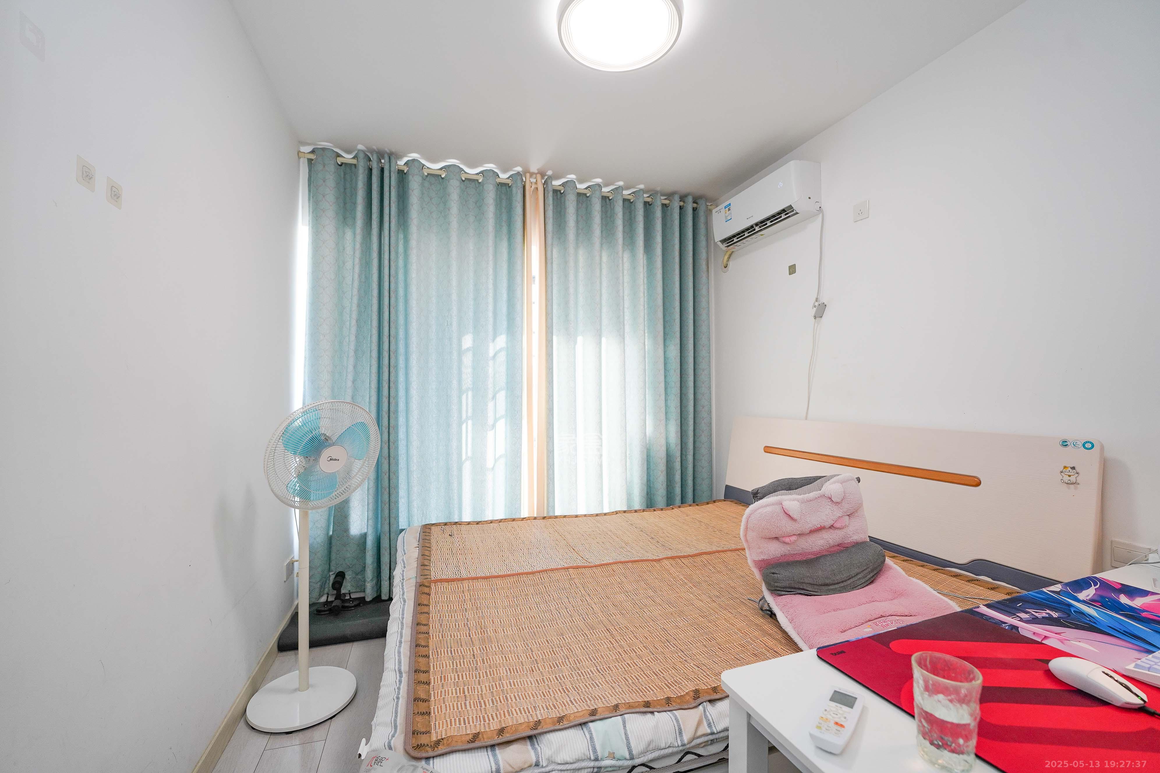 汇金城/嘉华城(二期、三期) 4室2厅2卫 166.0万 汇金城/嘉华城(二期、三期) 4室2厅2卫 166.0万卧室