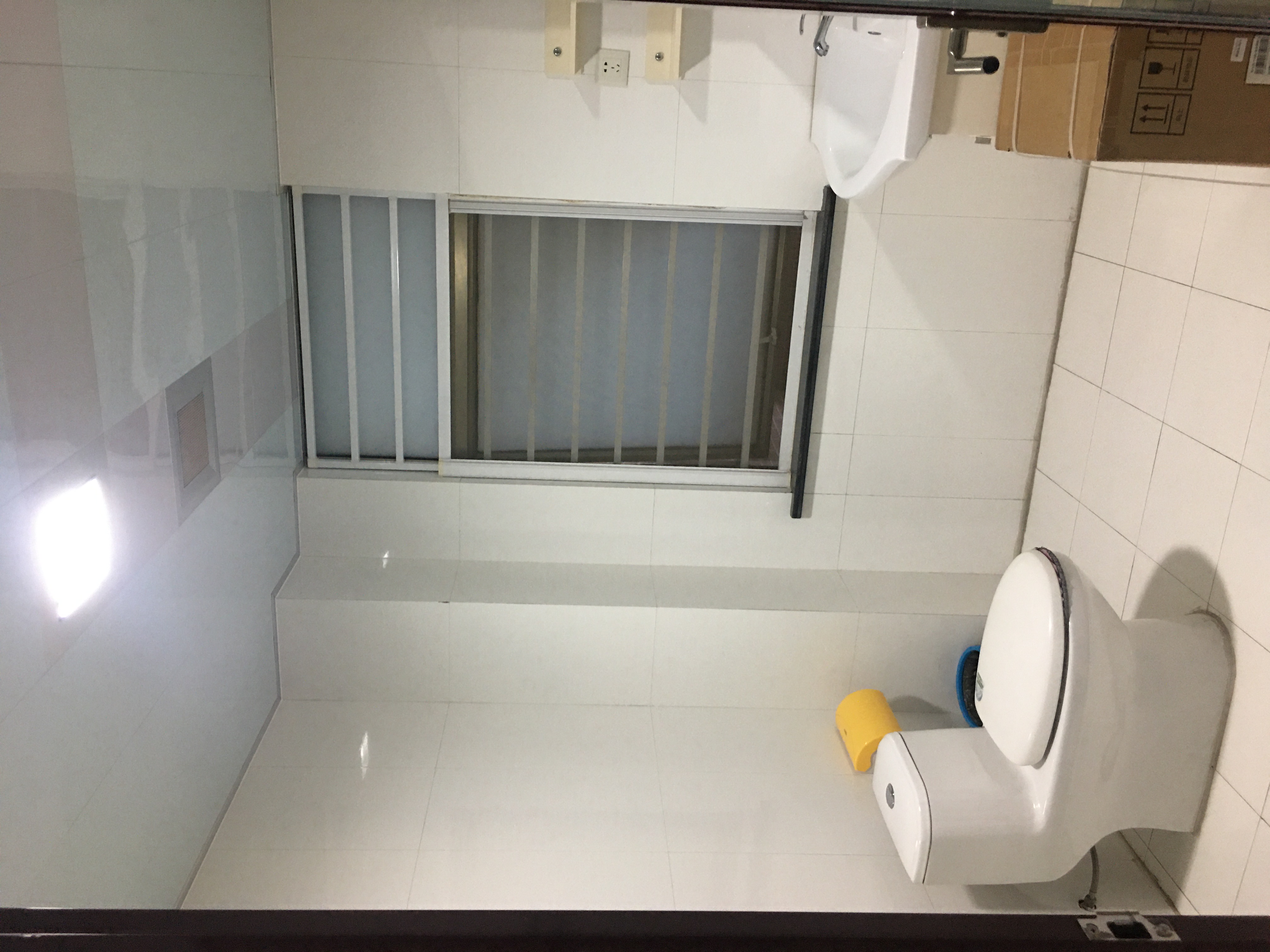 佳宁娜小区(梓山湖小区) 3室2厅2卫 2200.0元/月 佳宁娜小区(梓山湖小区) 3室2厅2卫 2200.0元/月室内图