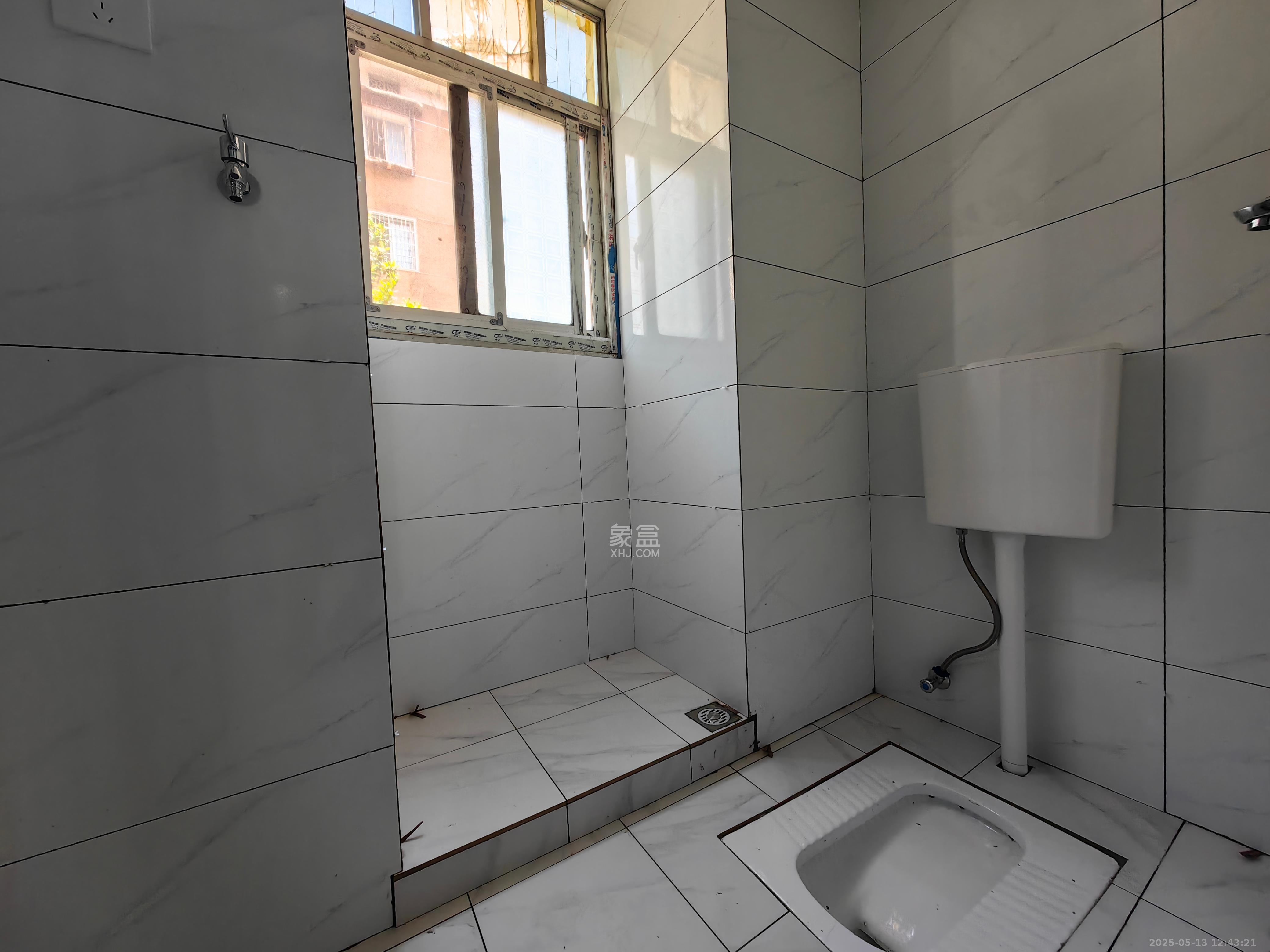 钟馗庙小区 2室1厅1卫 1500.0元/月 钟馗庙小区 2室1厅1卫 1500.0元/月室内图