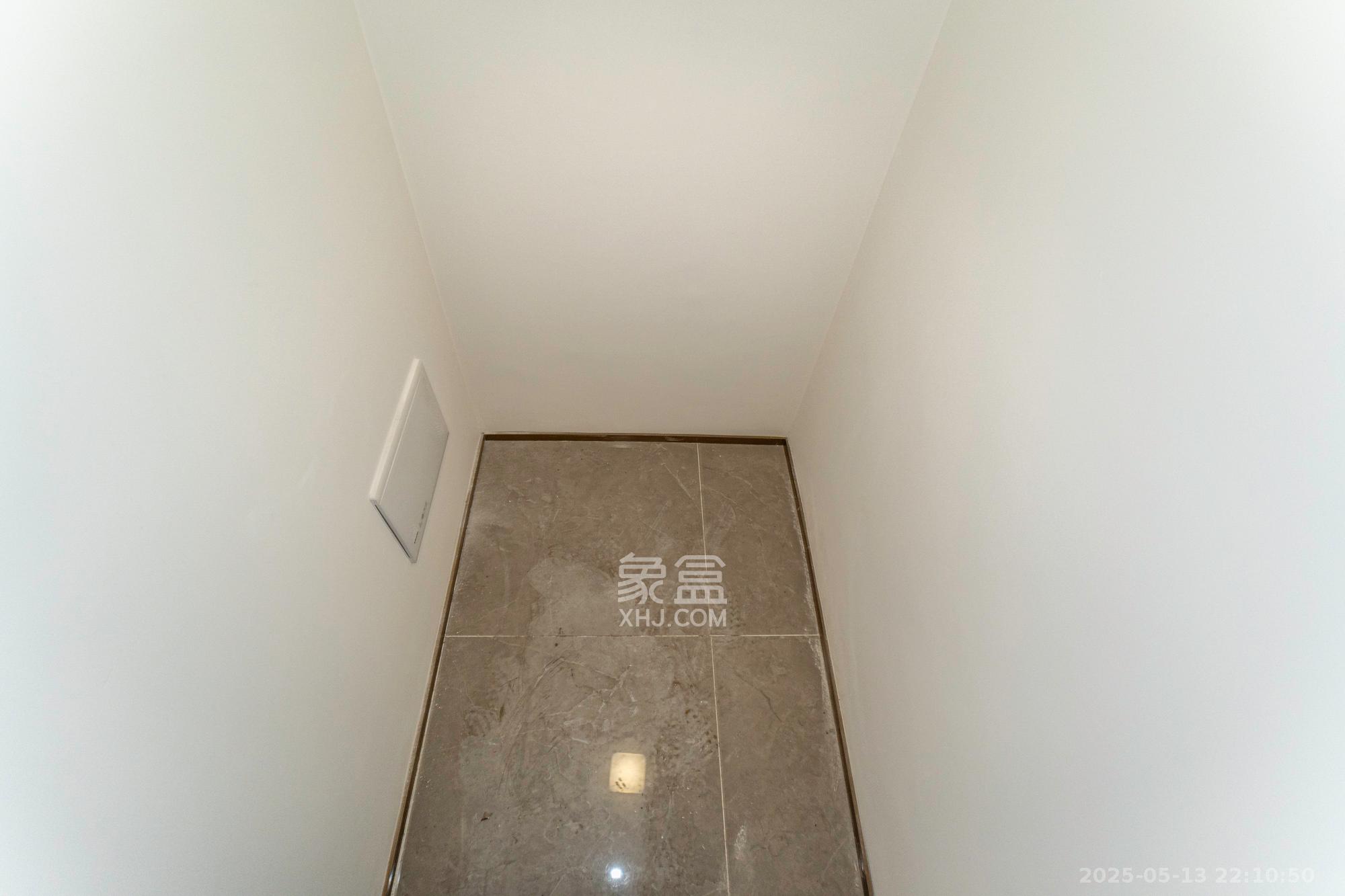 东原麓印长江B区  4室2厅2卫   280.00万其他
