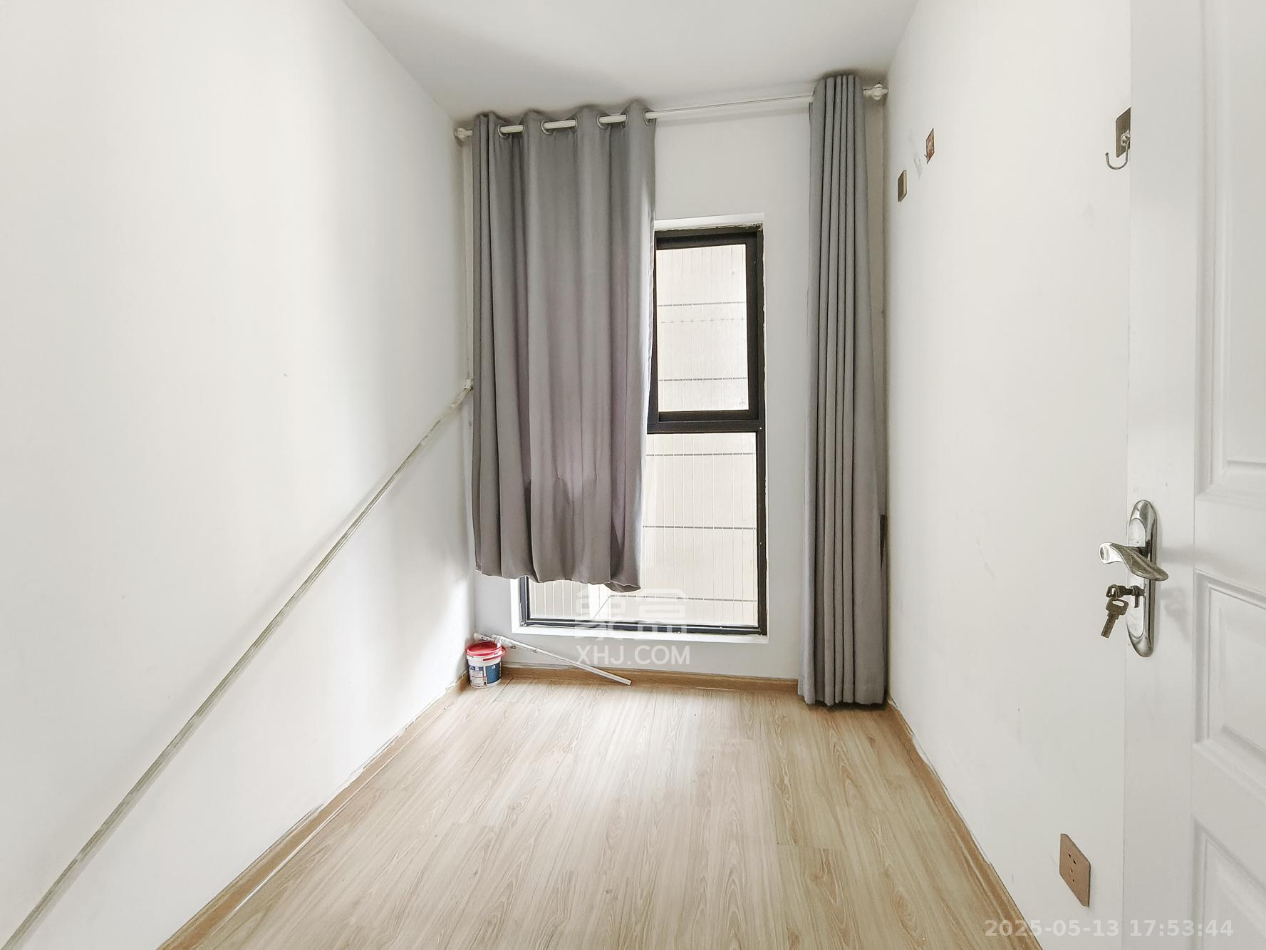 保利香槟国际 3室2厅1卫 62.0万 保利香槟国际 3室2厅1卫 62.0万卧室