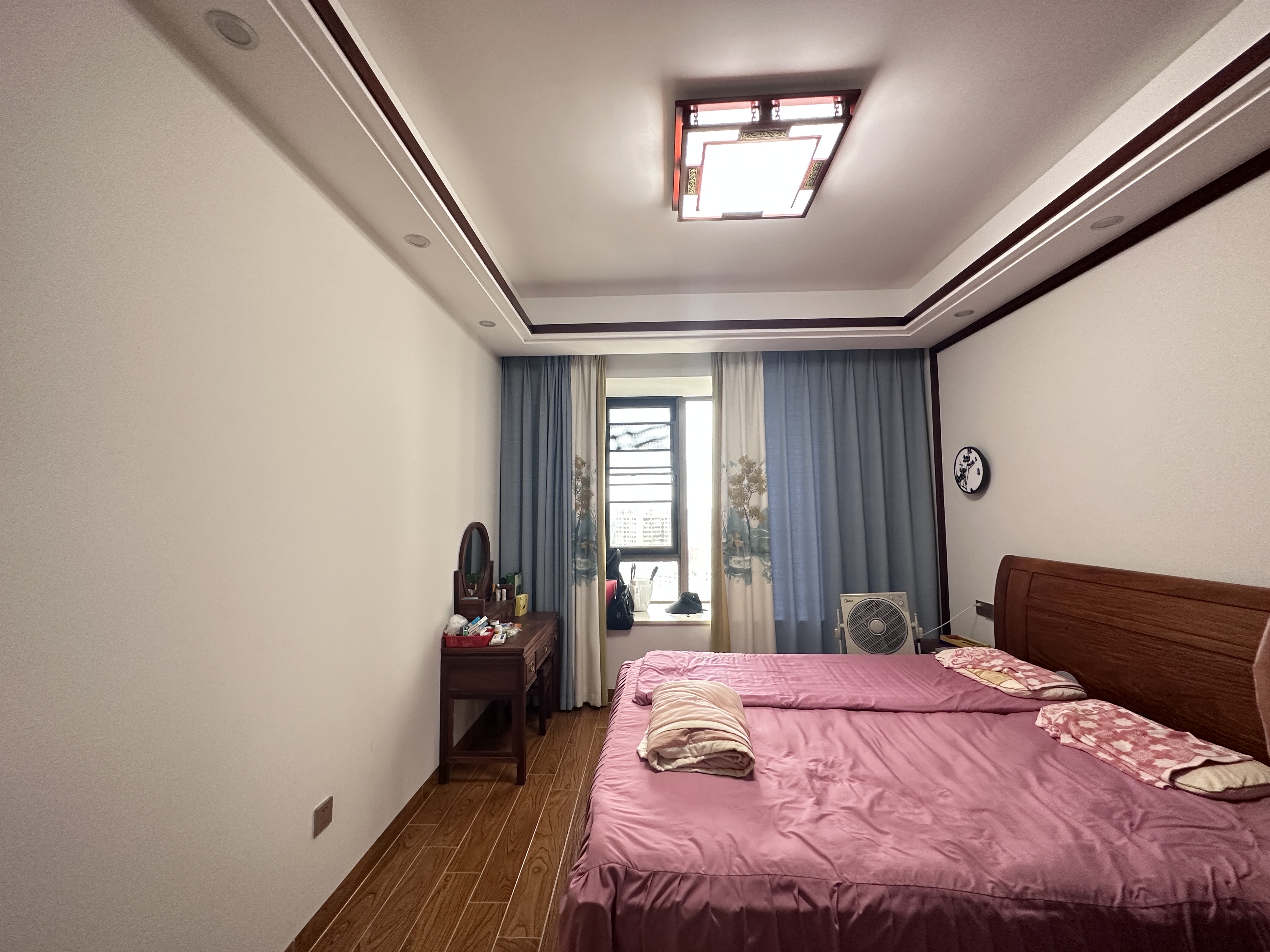 海航豪庭北苑  5室2厅4卫    580.0万 海航豪庭北苑  5室2厅4卫    580.0万客厅