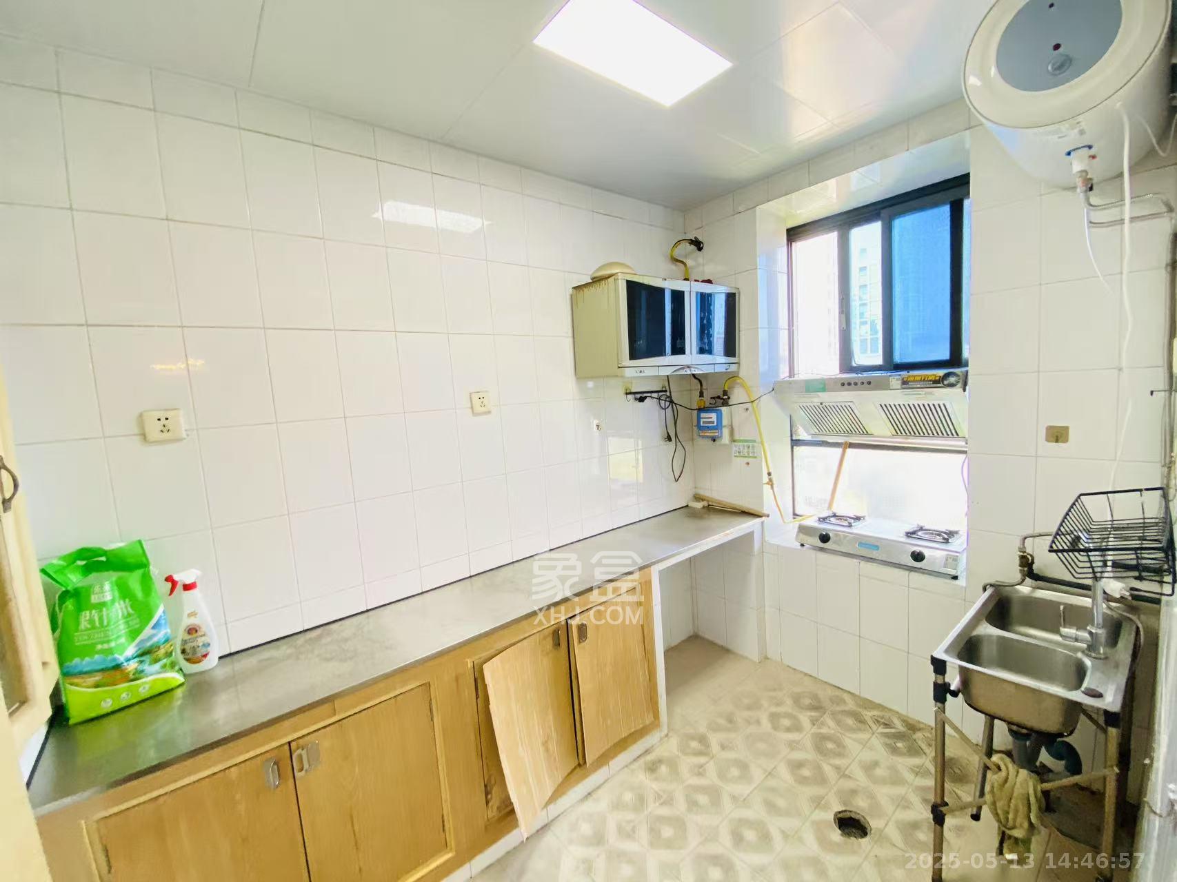 省地税局 1室1厅1卫 1800.0元/月 省地税局 1室1厅1卫 1800.0元/月室内图