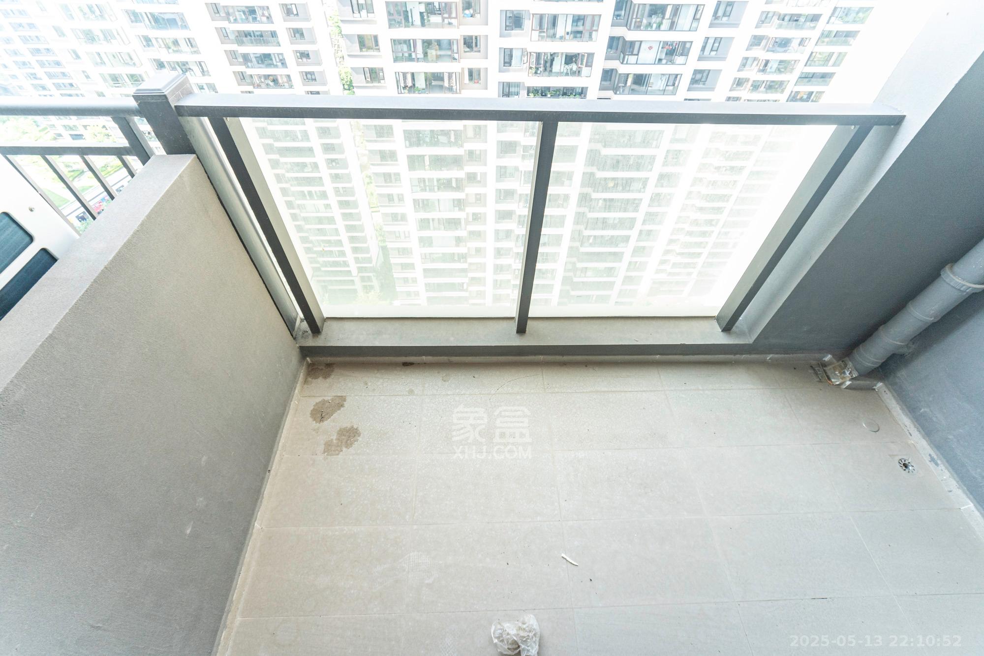 东原麓印长江B区  4室2厅2卫   280.00万阳台
