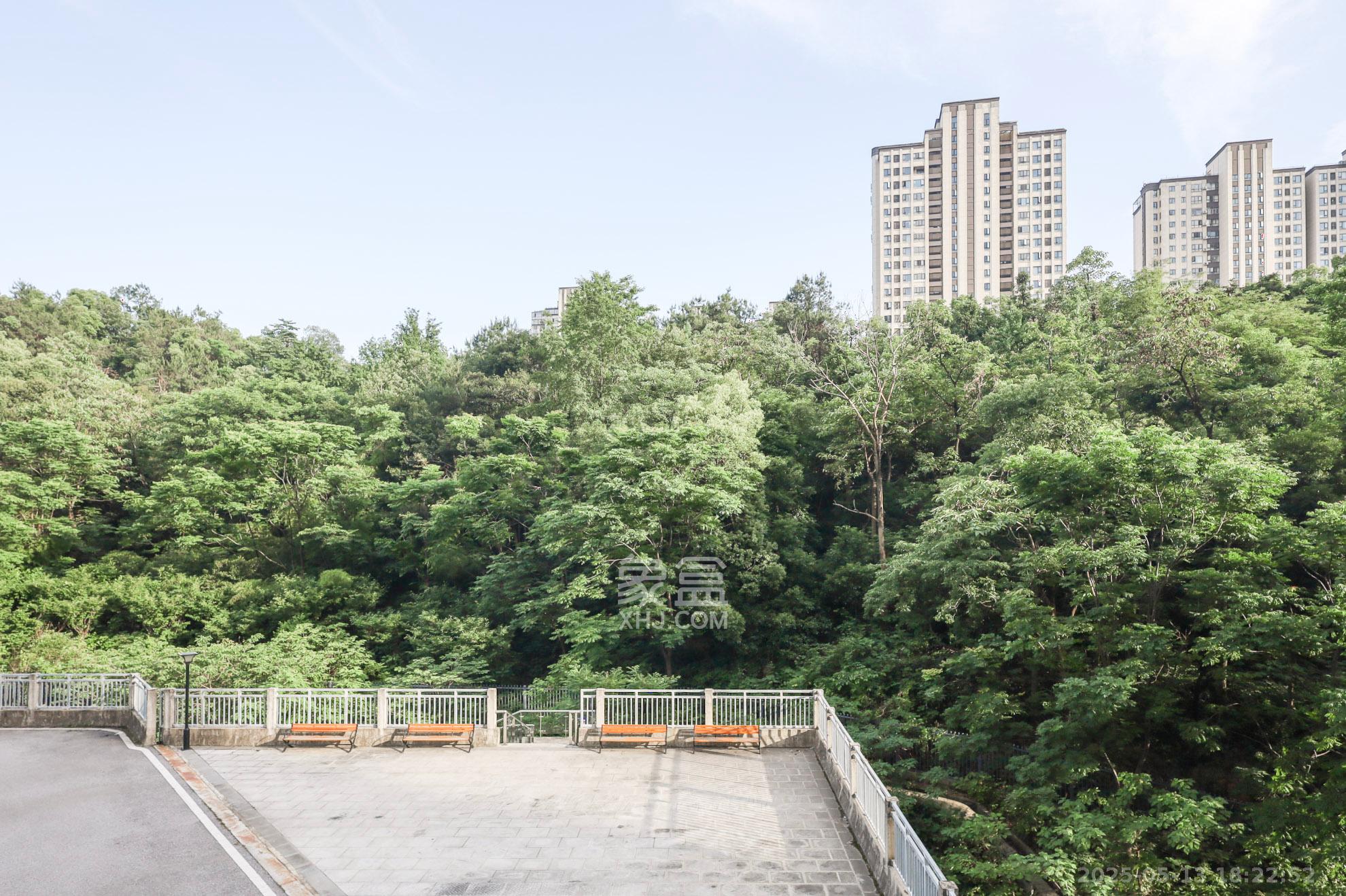 骑龙大街（骑龙苑）  3室2厅1卫    55.0万阳台