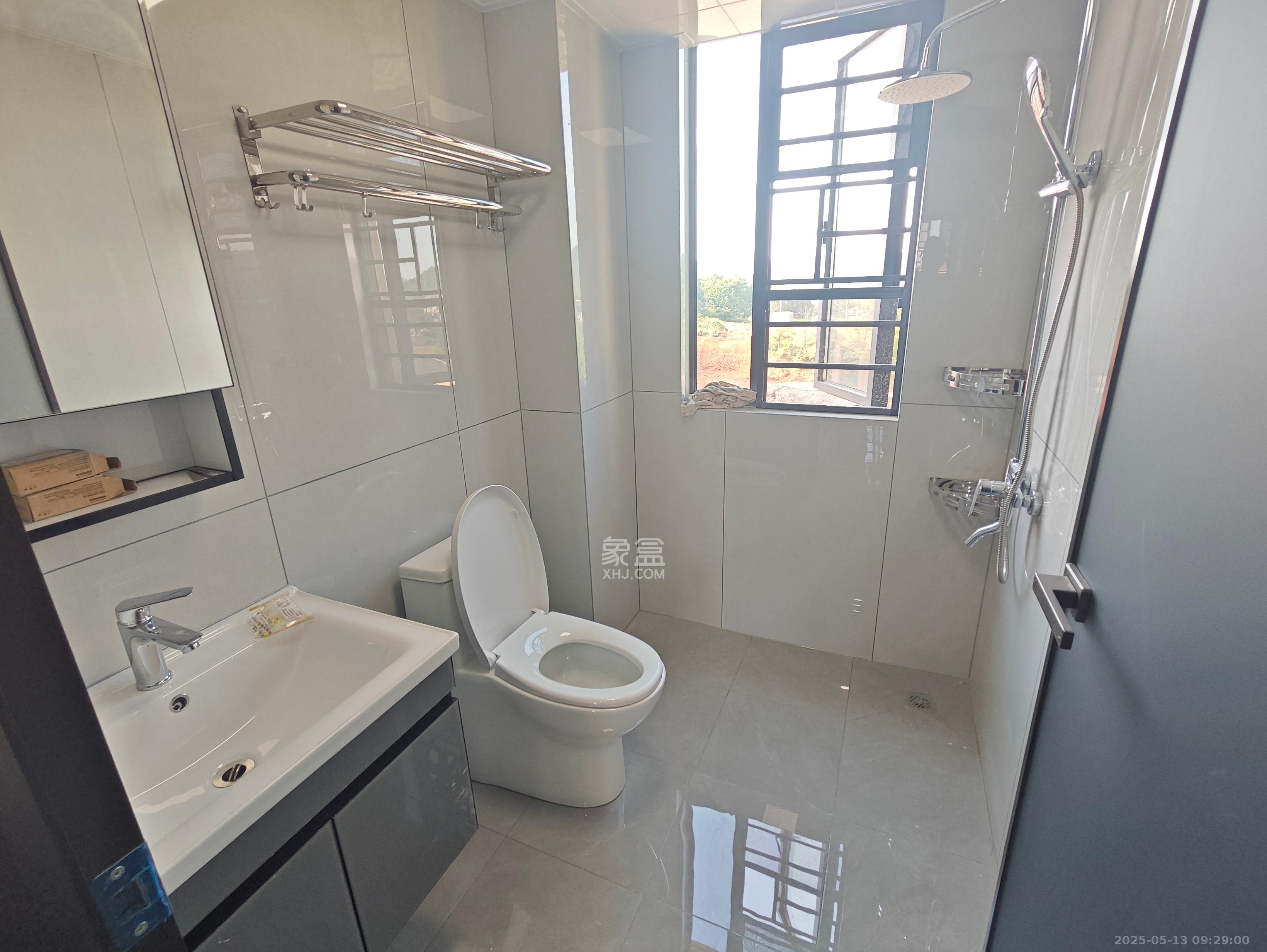 智达佳园  3室2厅2卫    2000.0元/月 智达佳园  3室2厅2卫    2000.0元/月室内图