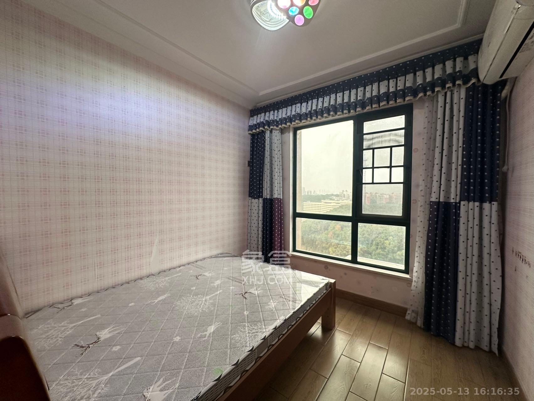 维一星城原山苑  3室2厅2卫    2500.0元/月室内图